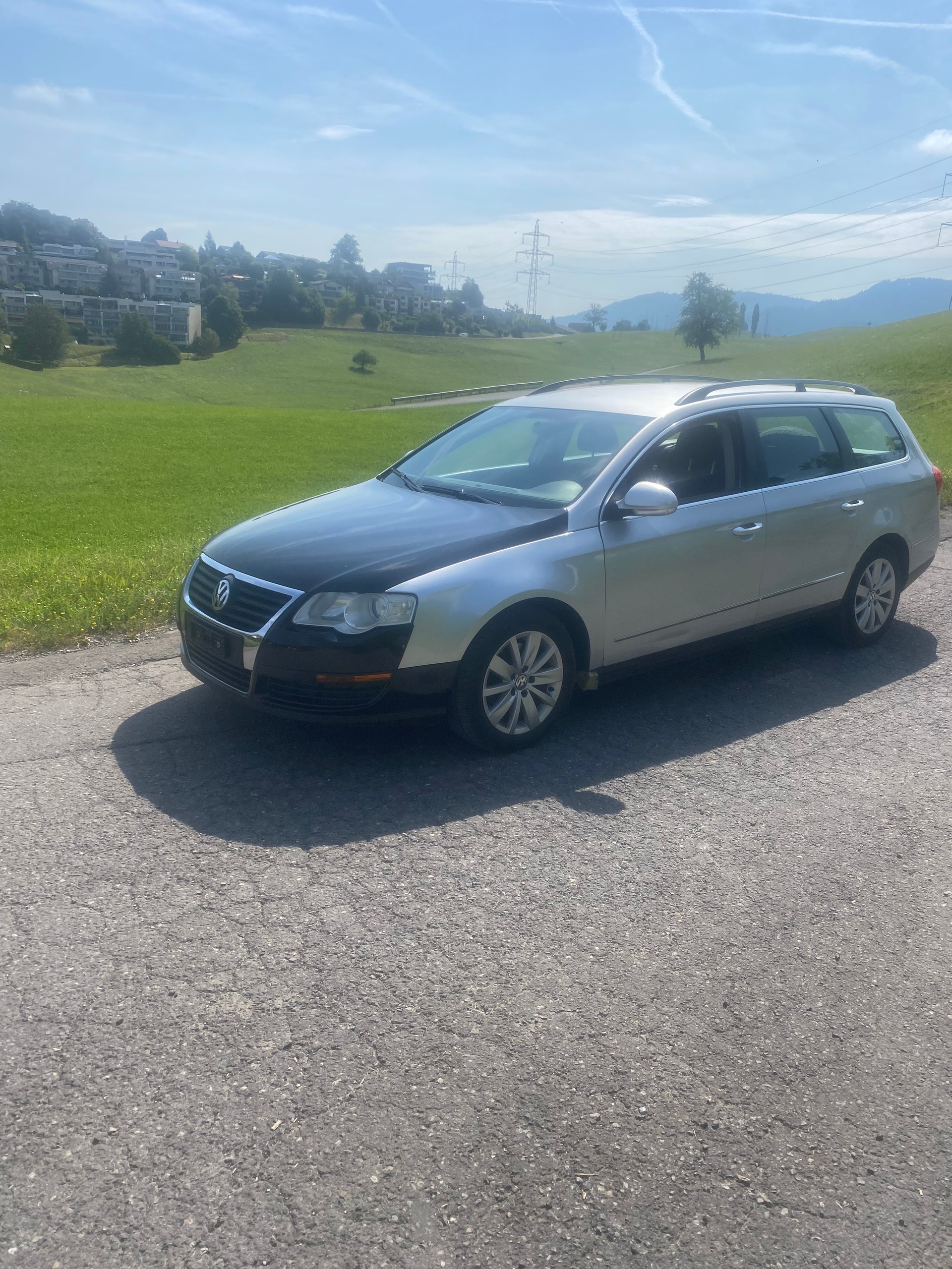 VW Passat Variant 2.0 TDI Sportline 4Motion-image-2