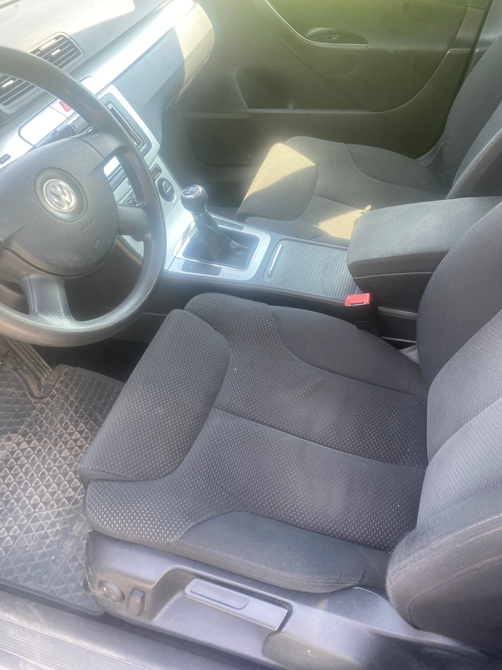 VW Passat Variant 2.0 TDI Sportline 4Motion-image-4
