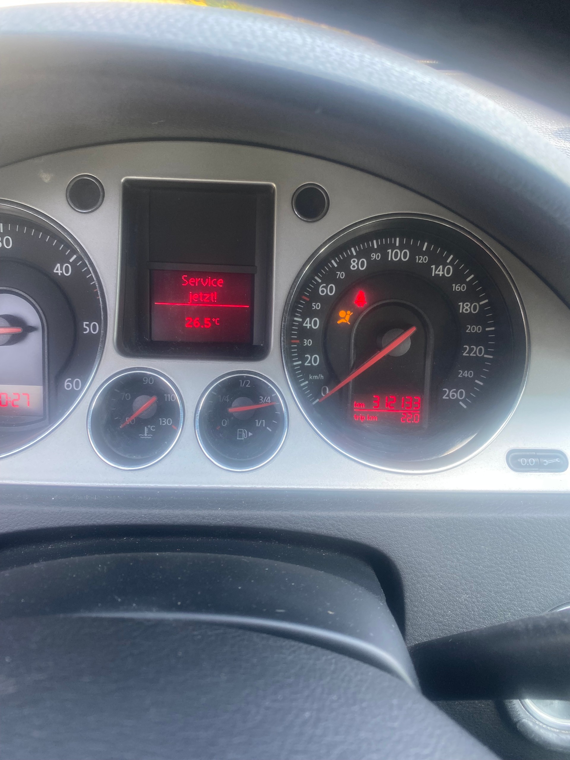 VW Passat Variant 2.0 TDI Sportline 4Motion-image-5