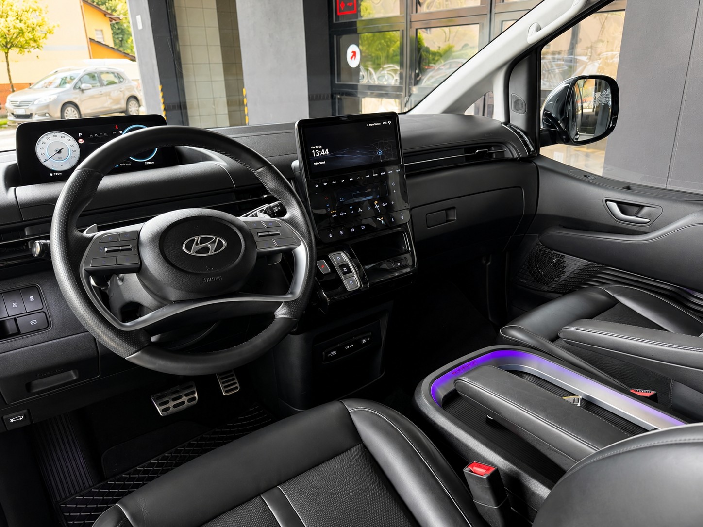 HYUNDAI Staria Premium 2.2 CRDi Vertex 4WD A-image-20