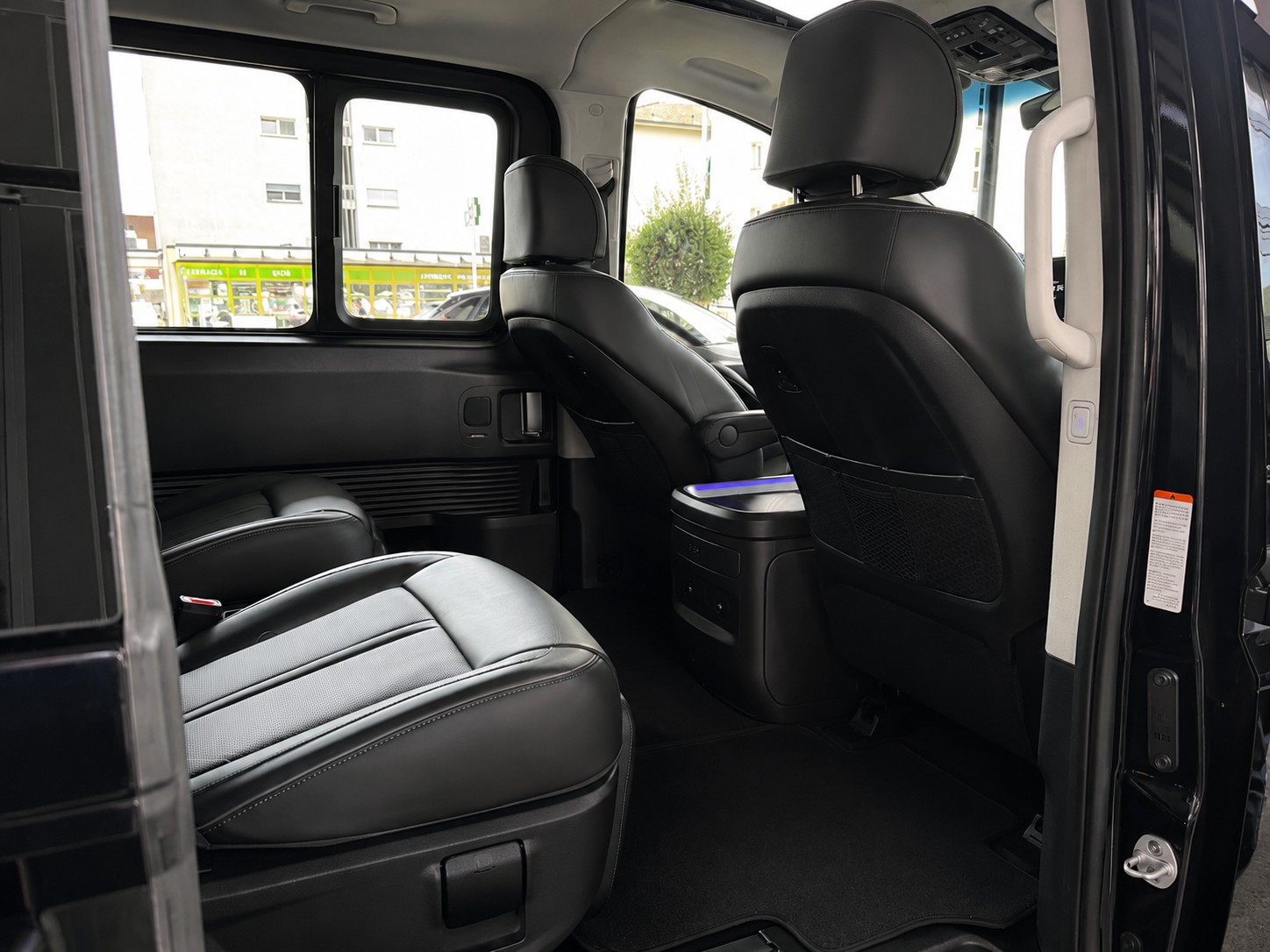 HYUNDAI Staria Premium 2.2 CRDi Vertex 4WD A-image-16