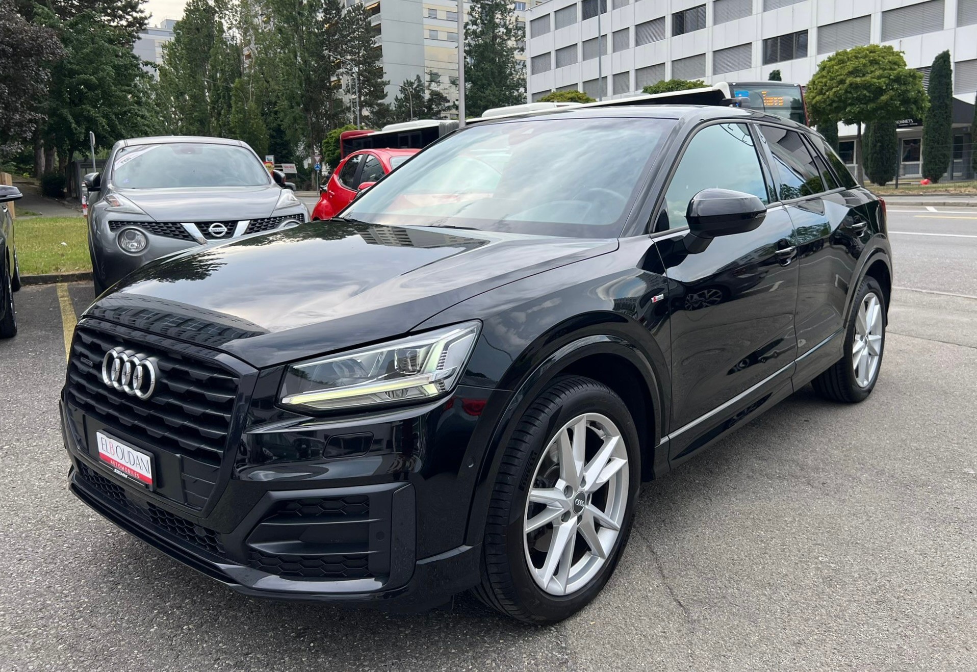 AUDI Q2 40 TFSI quattro S-tronic-image-2
