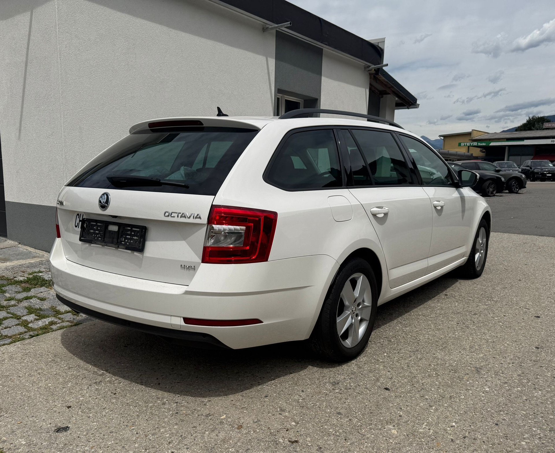 SKODA Octavia Combi 2.0 TDI Clever 4x4 DSG-image-3