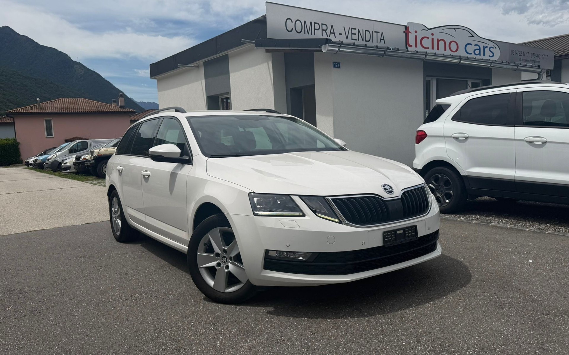 SKODA Octavia Combi 2.0 TDI Clever 4x4 DSG-image-0