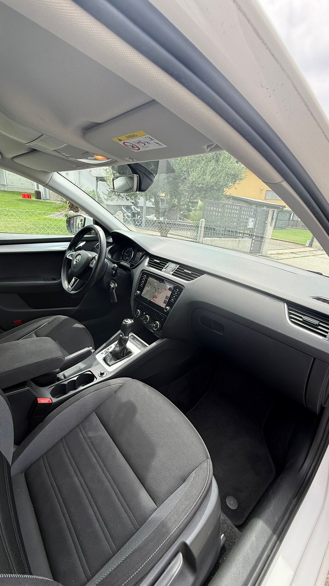 SKODA Octavia Combi 2.0 TDI Clever 4x4 DSG-image-7