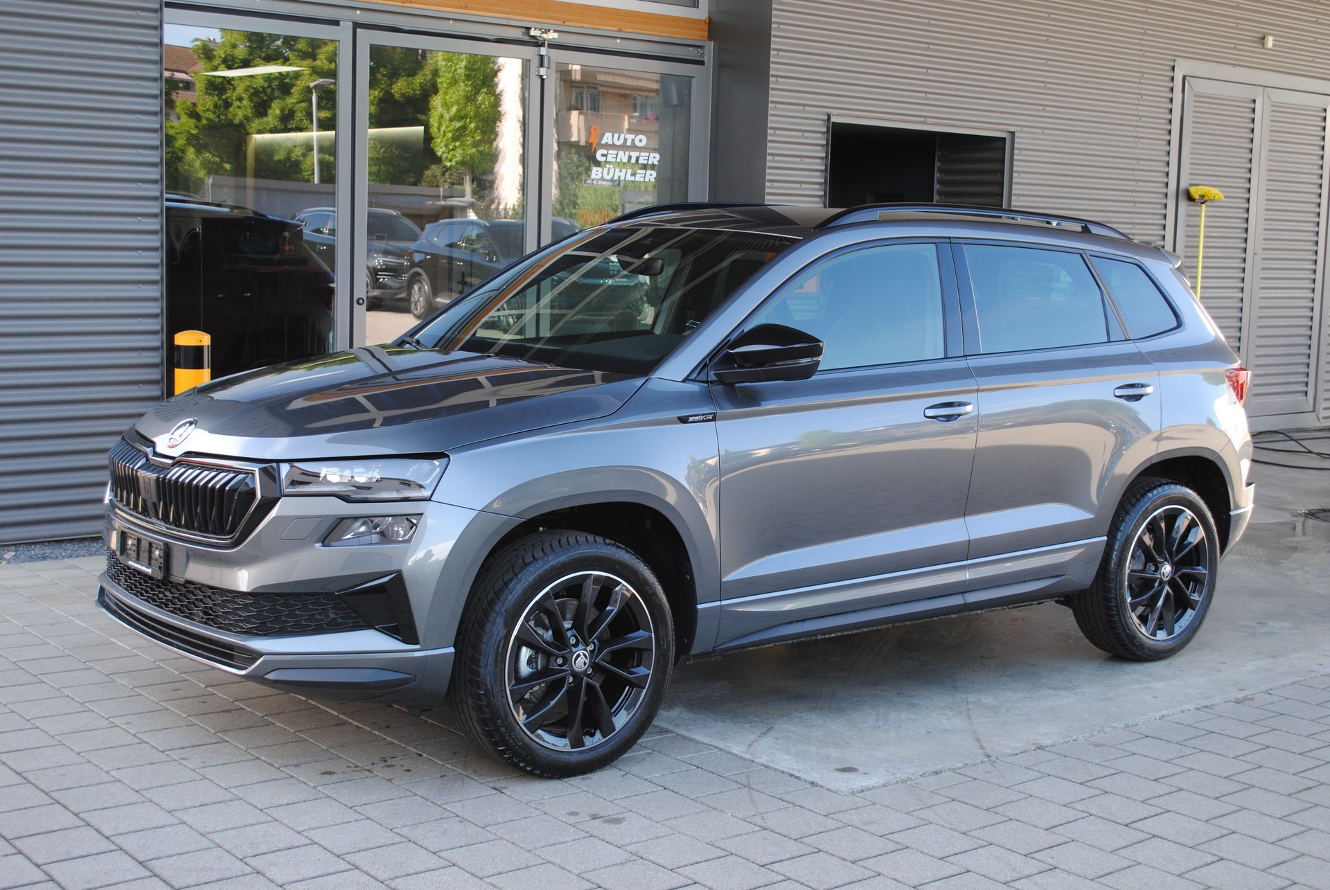 SKODA Karoq 1.5 TSI SportLine DSG-showroom-element-2