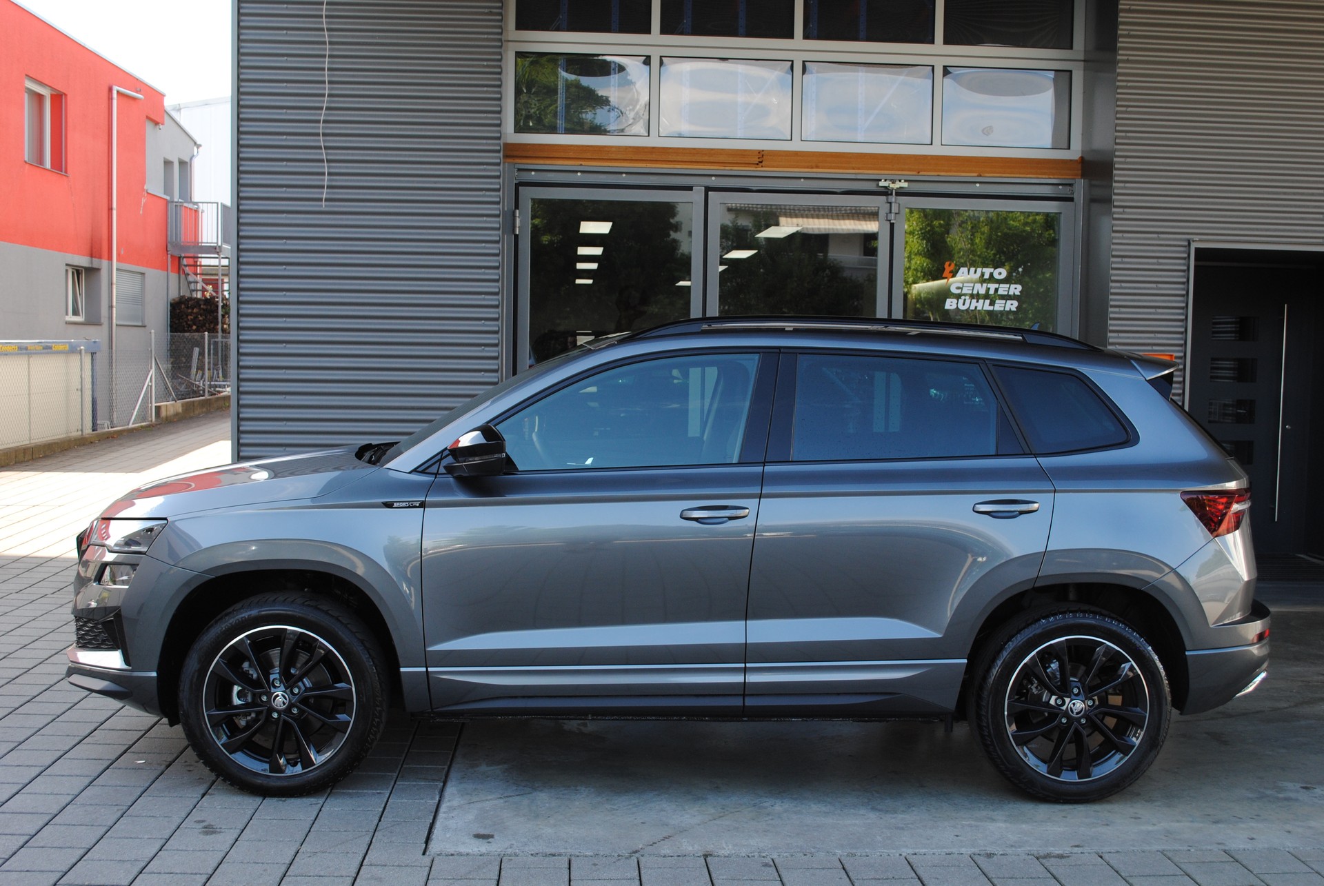 SKODA Karoq 1.5 TSI SportLine DSG-showroom-element-3