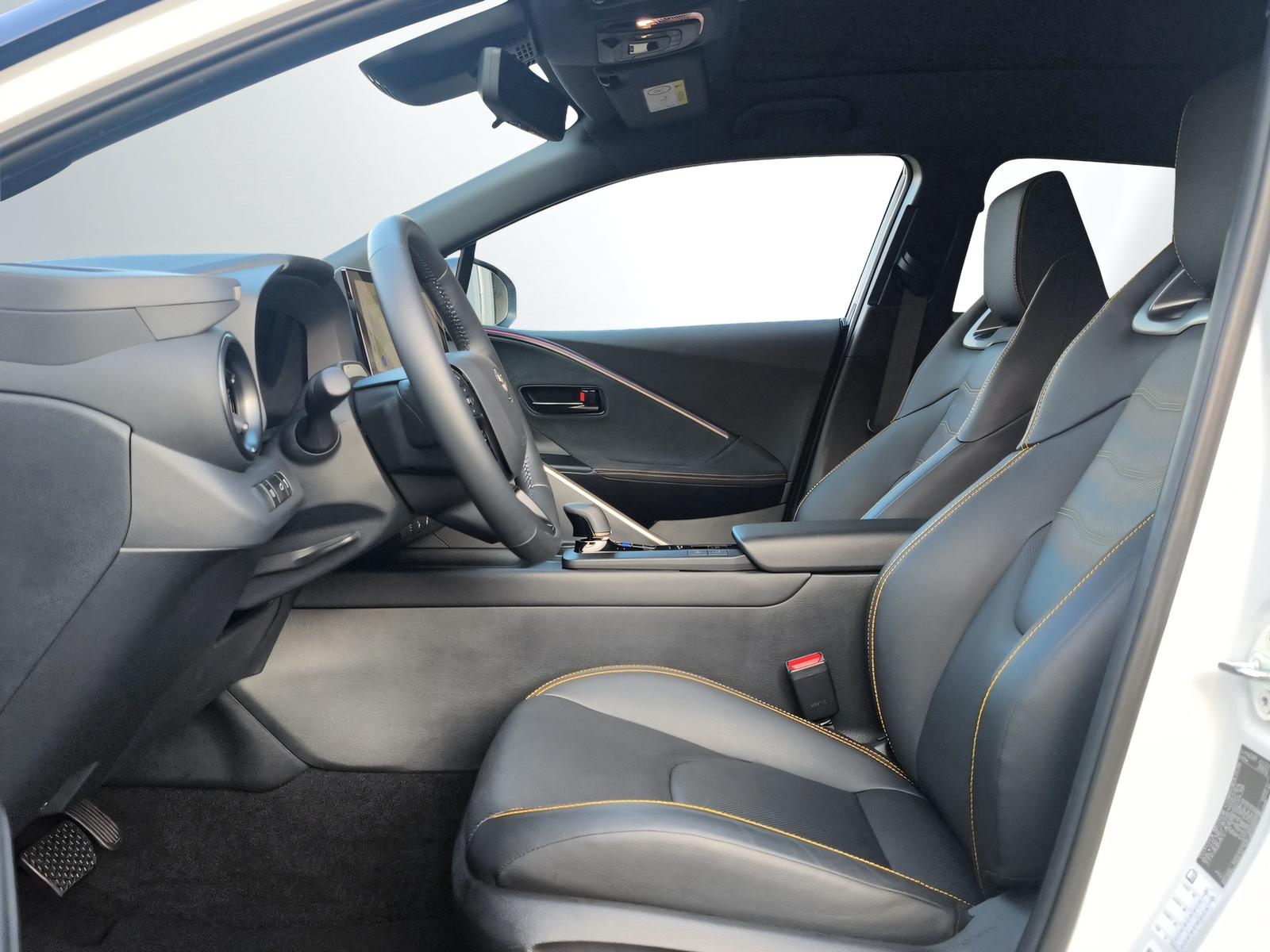 TOYOTA C-HR 2.0 PHEV Style Premiere-image-3