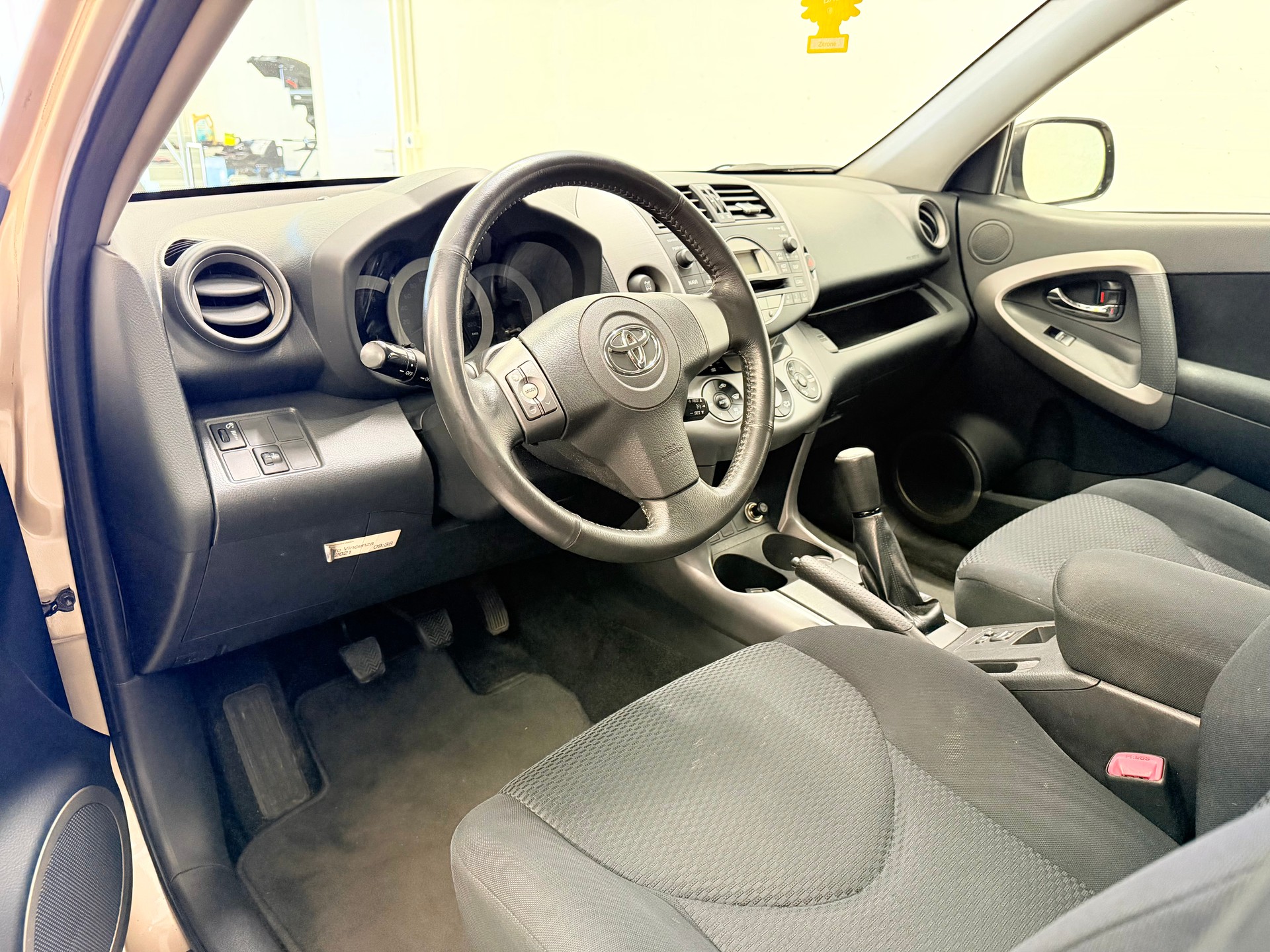 TOYOTA RAV-4 2.0 16V Linea Sol-image-8