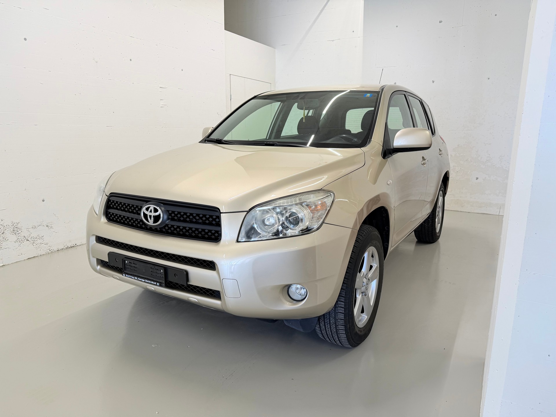TOYOTA RAV-4 2.0 16V Linea Sol-image-0