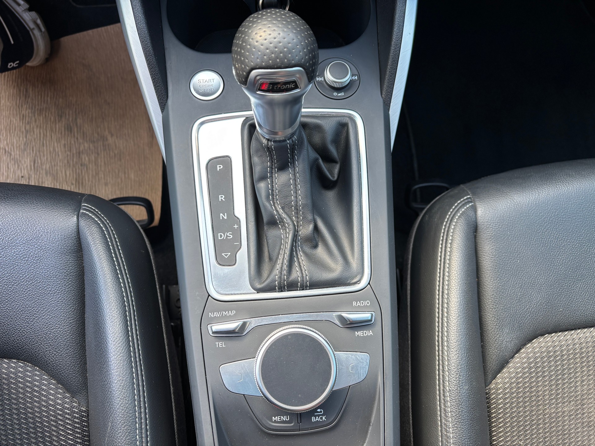 AUDI Q2 2.0 TFSI sport quattro-image-8