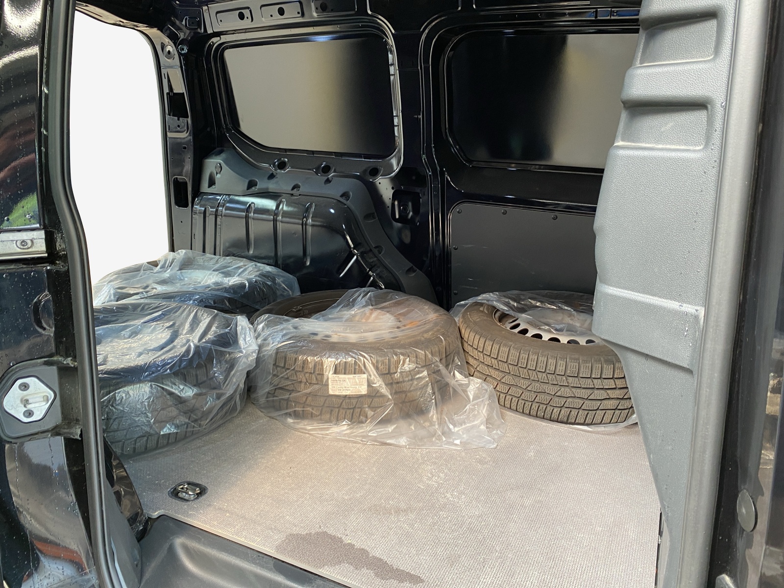 VW Caddy Cargo 2.0TDI Maxi-image-11