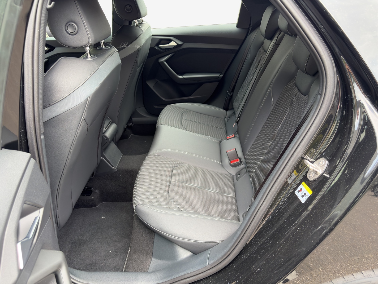 AUDI A1 Sportback 30 TFSI Attraction S-tronic-image-11