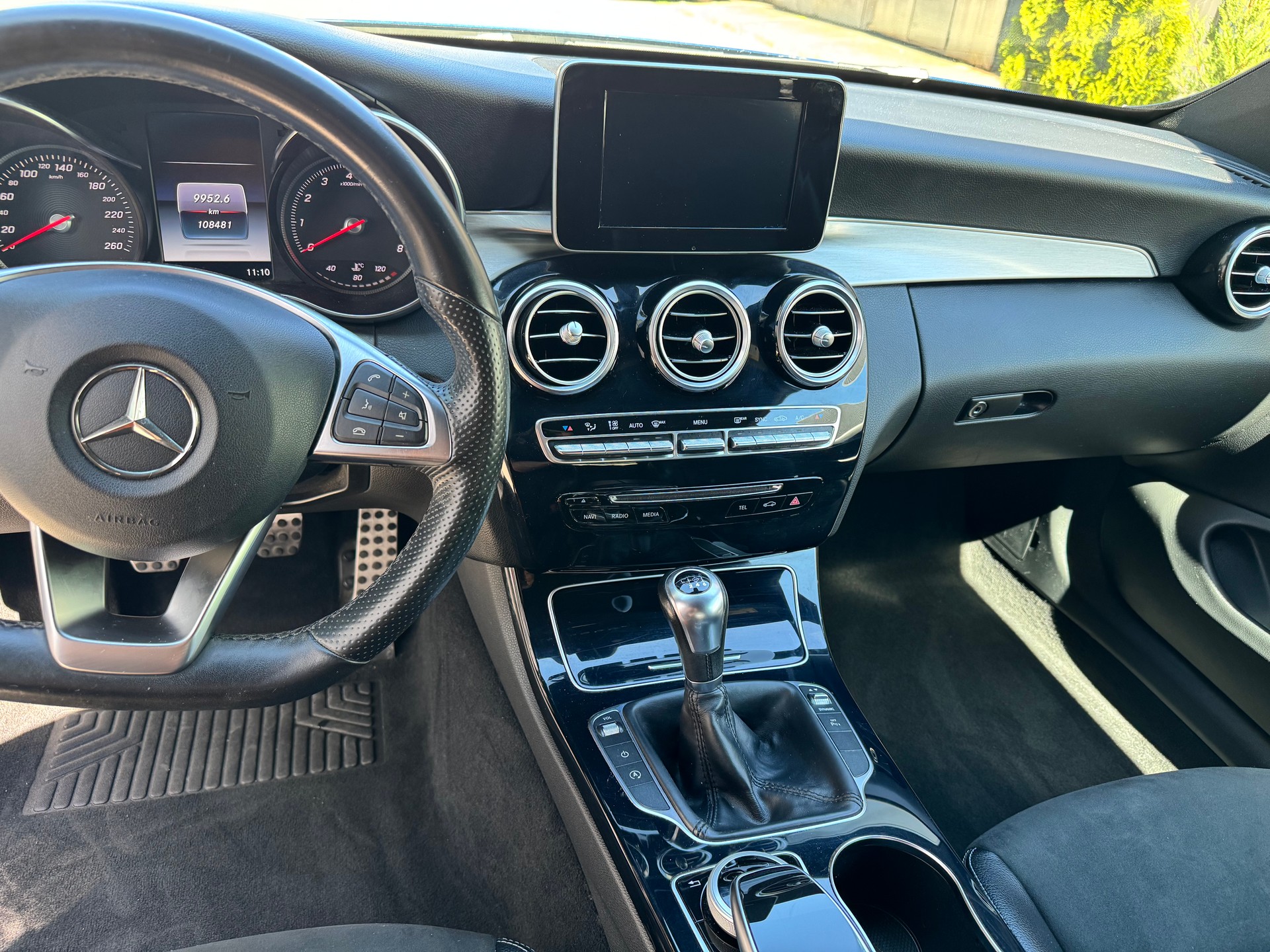 MERCEDES-BENZ C 200 AMG Line Coupé-image-8