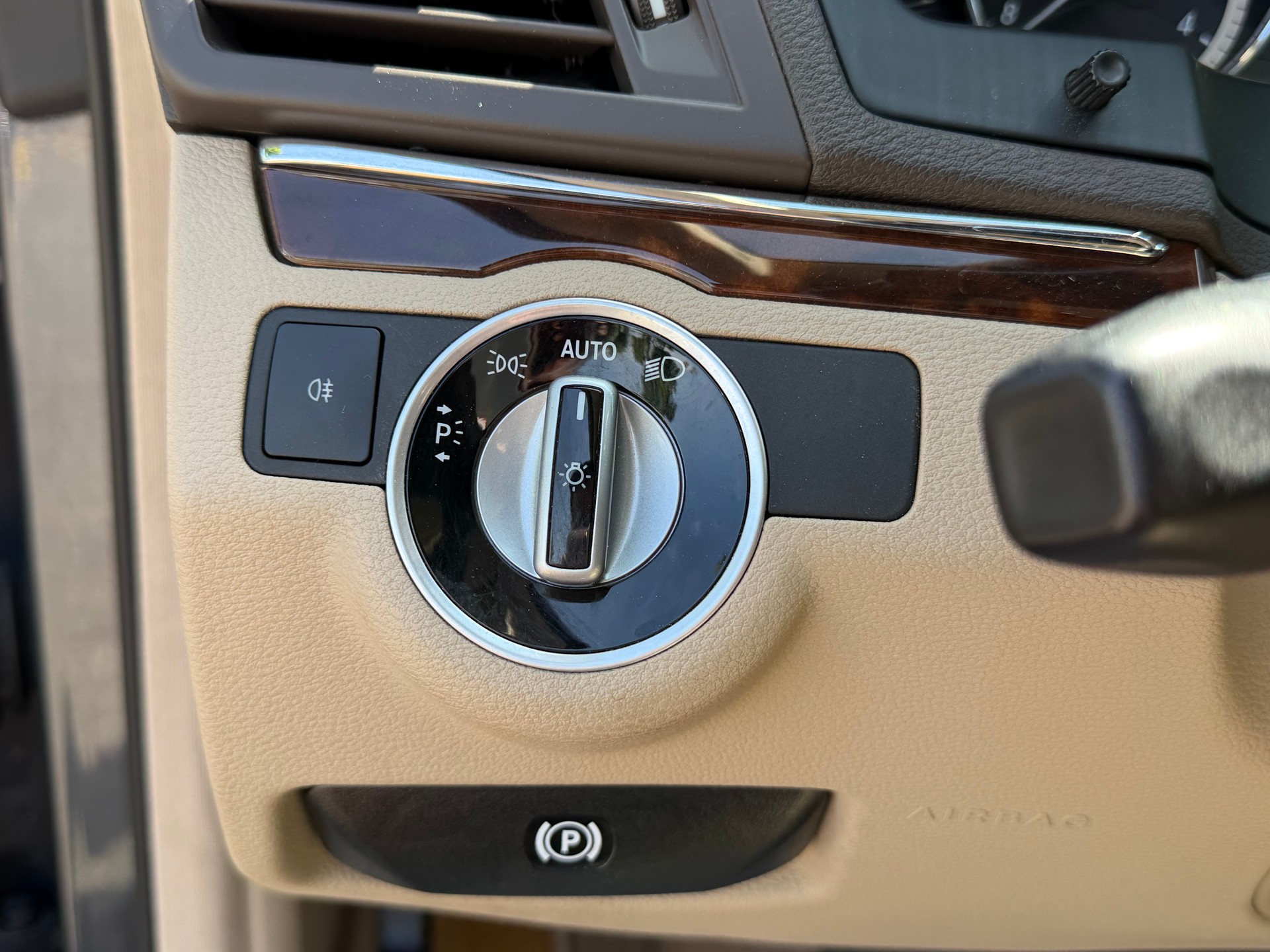 MERCEDES-BENZ E 350 CDI BlueEfficiency 7G-Tronic-image-12