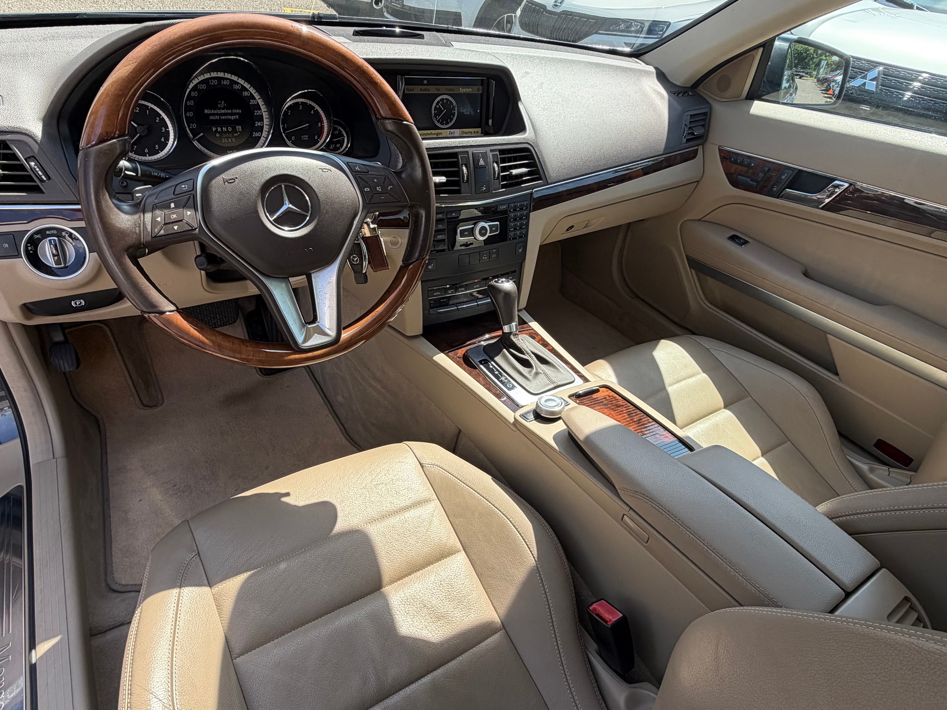 MERCEDES-BENZ E 350 CDI BlueEfficiency 7G-Tronic-image-10