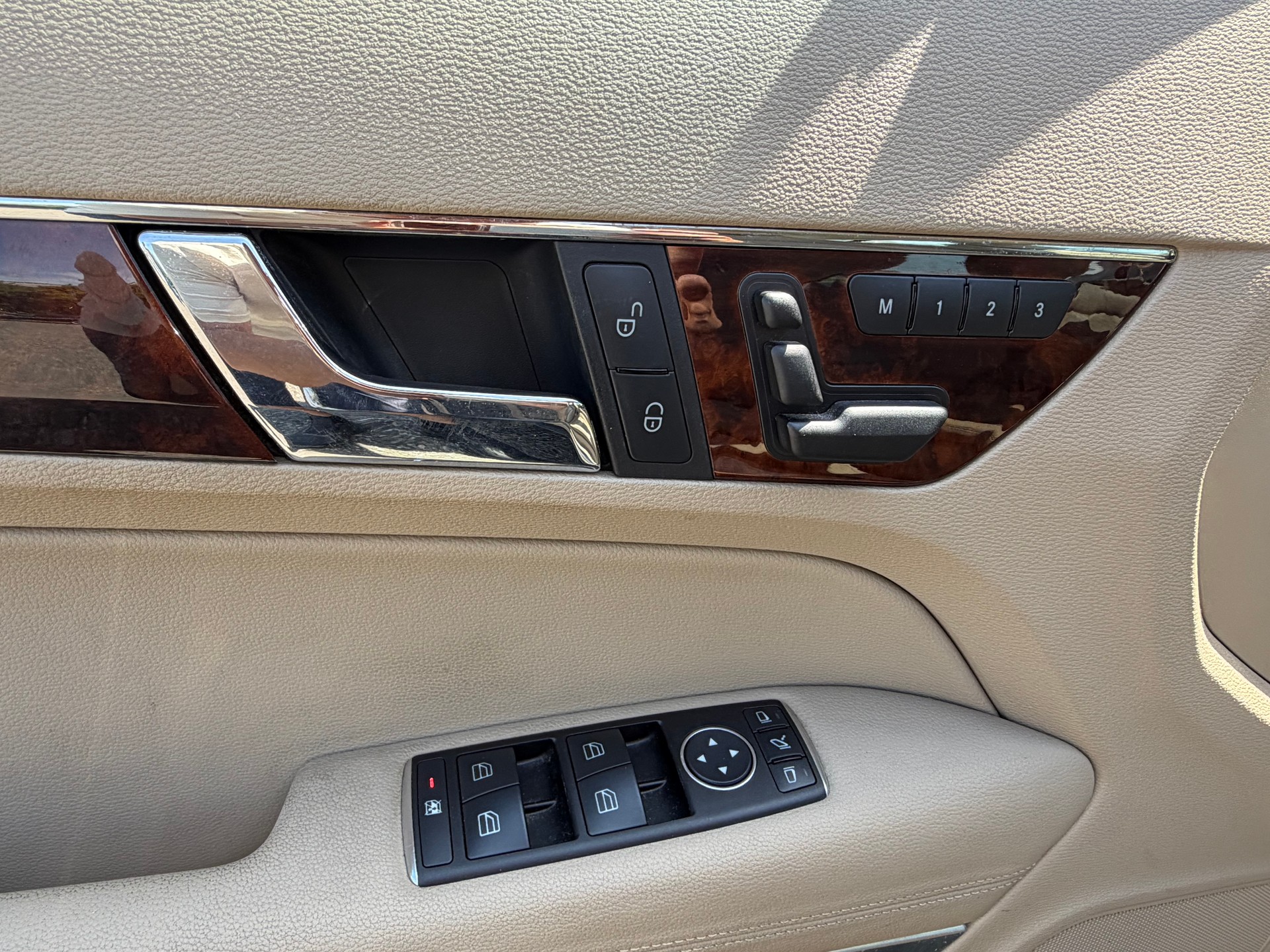 MERCEDES-BENZ E 350 CDI BlueEfficiency 7G-Tronic-image-11