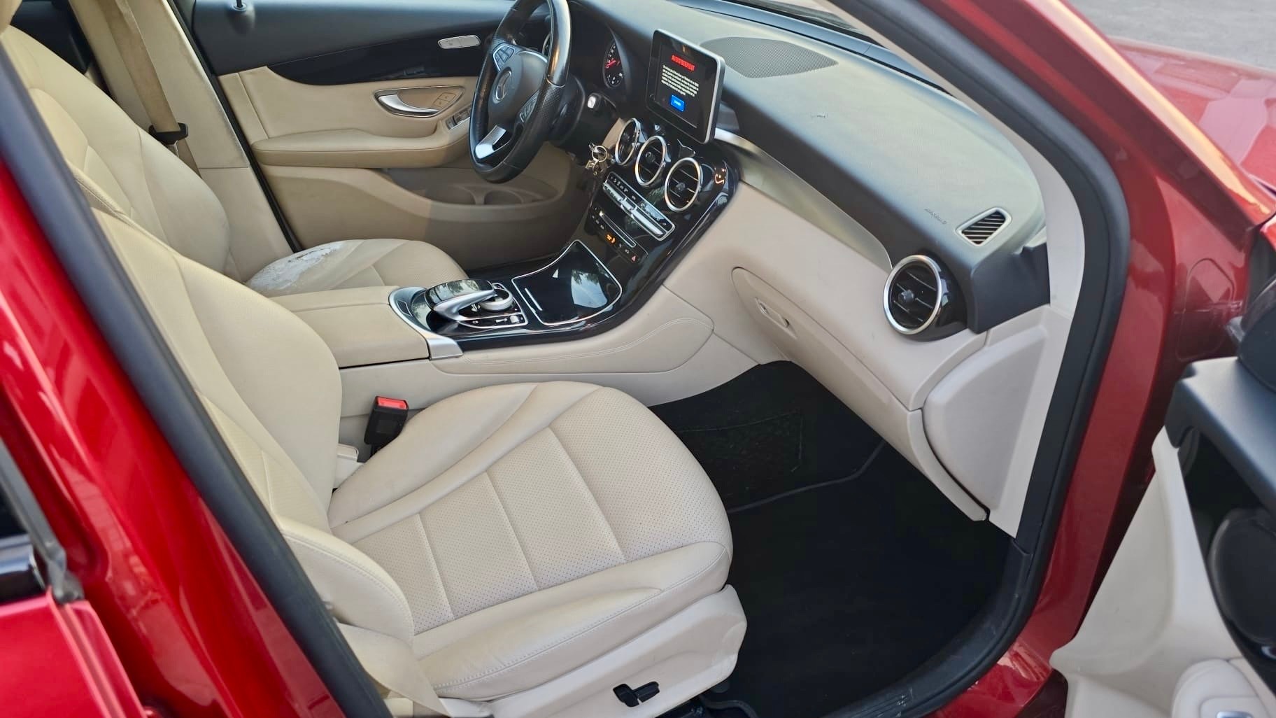 MERCEDES-BENZ GLC 250 4Matic 9G-Tronic-image-10