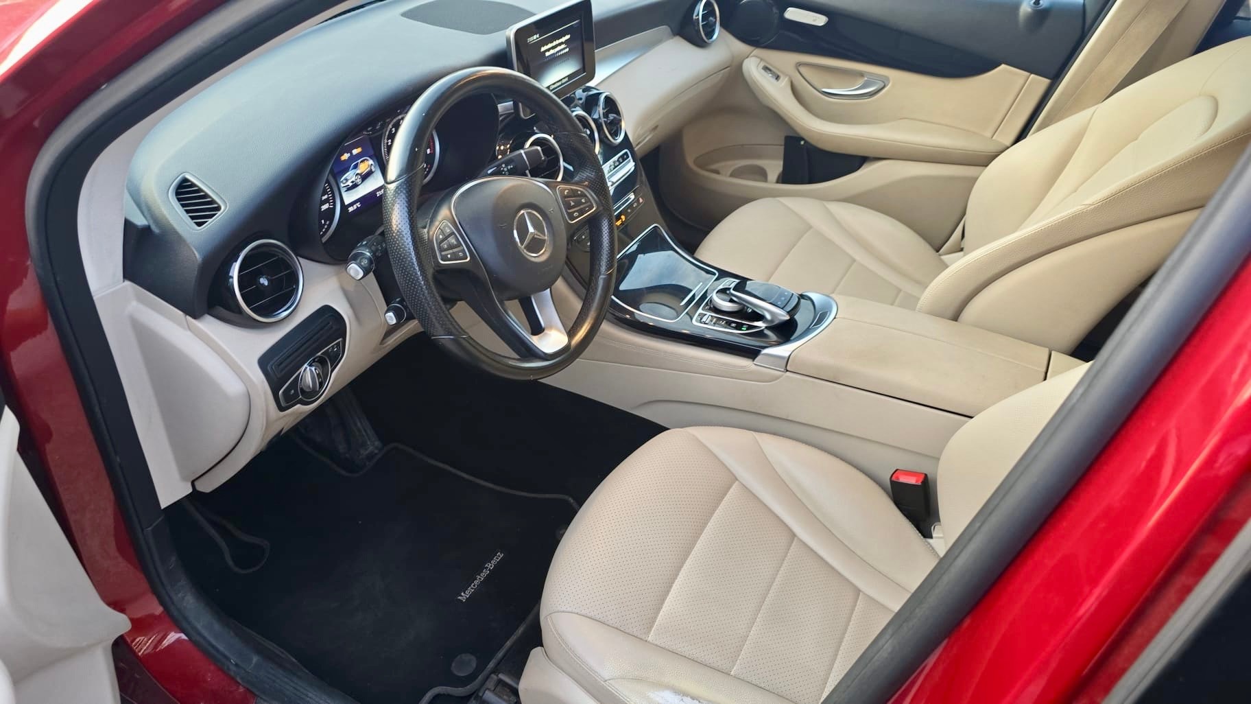 MERCEDES-BENZ GLC 250 4Matic 9G-Tronic-image-9