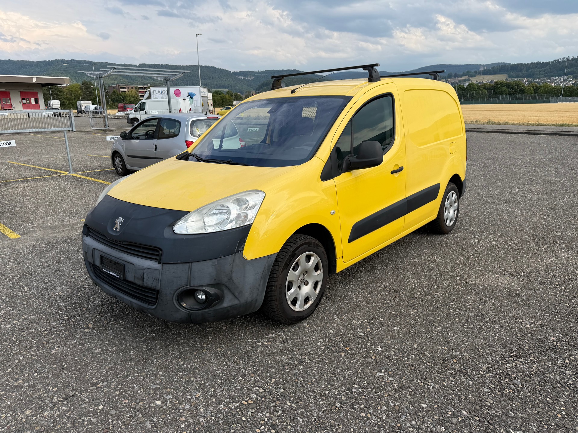 PEUGEOT Partner 1.6 VTi Urban-image-0