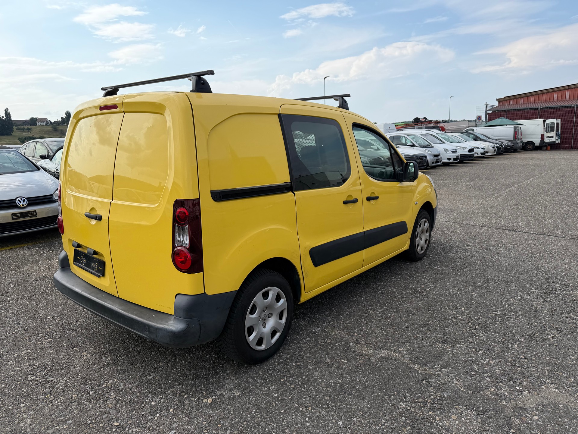 PEUGEOT Partner 1.6 VTi Urban-image-5