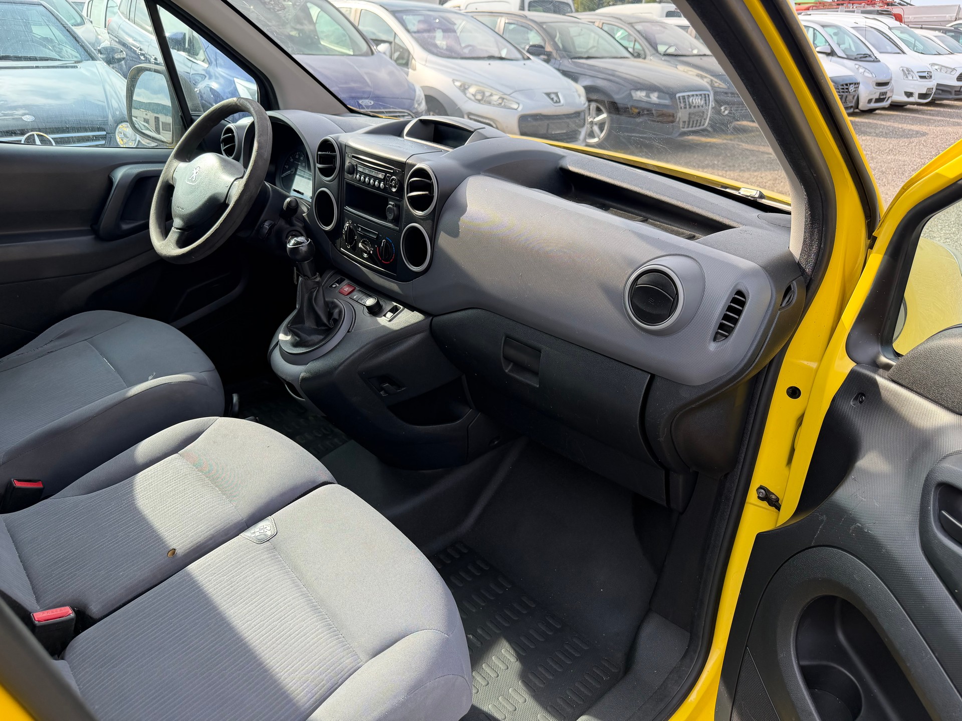 PEUGEOT Partner 1.6 VTi Urban-image-7