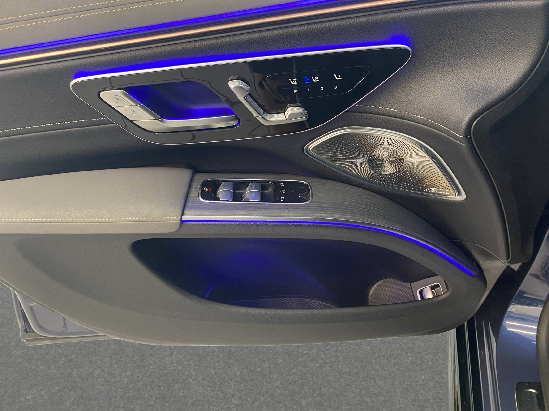 MERCEDES-BENZ EQS 450 AMG Line 4MATIC-image-12