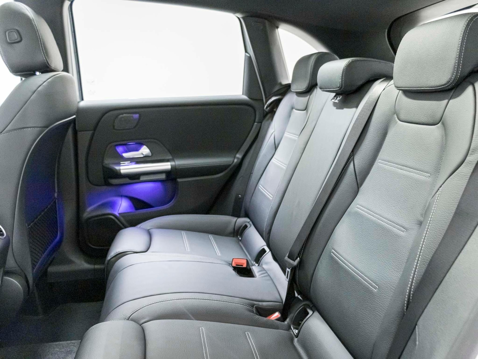 MERCEDES-BENZ B 200-image-8