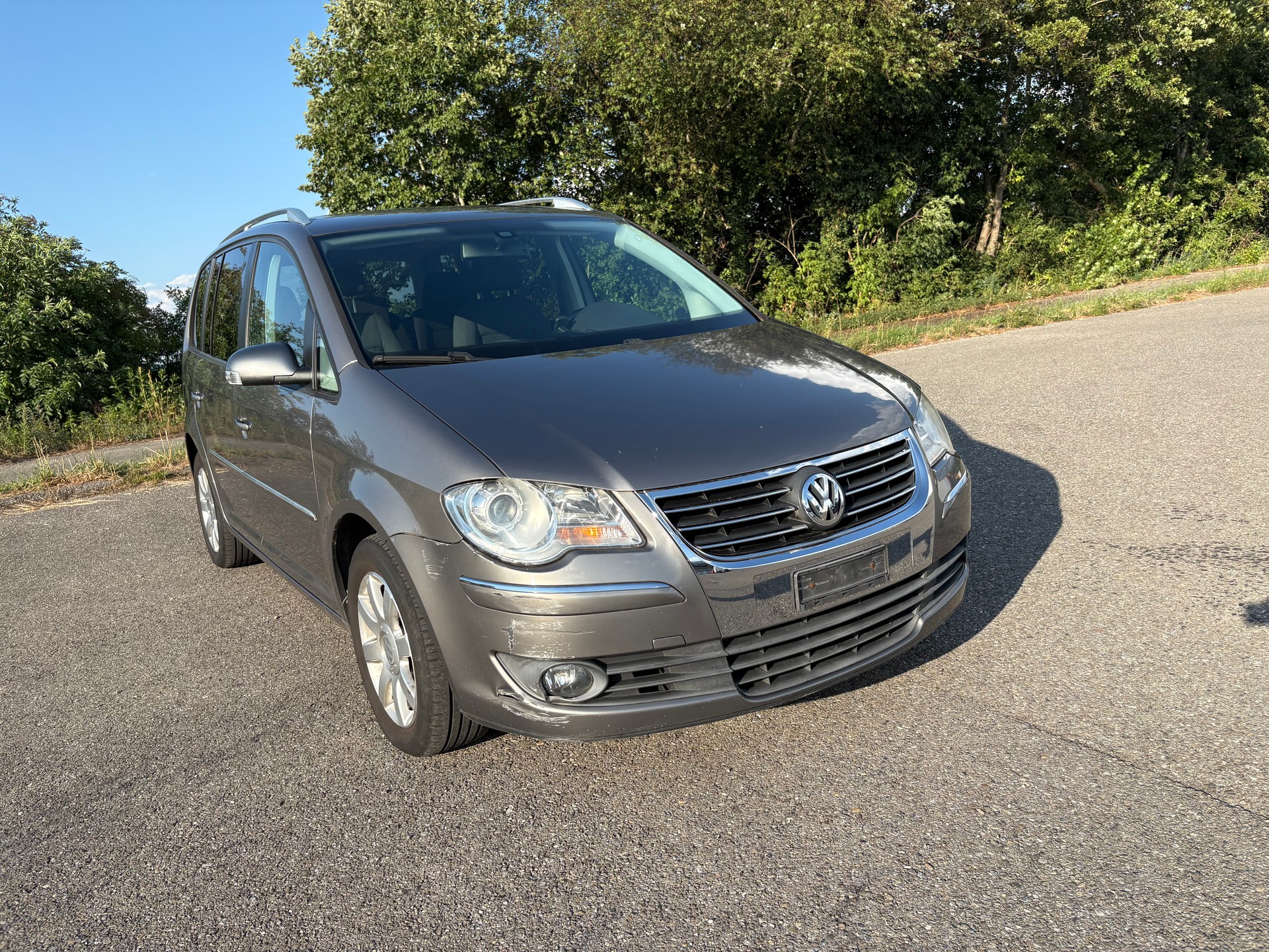 VW Touran 2.0 TDI Trendline-image-3
