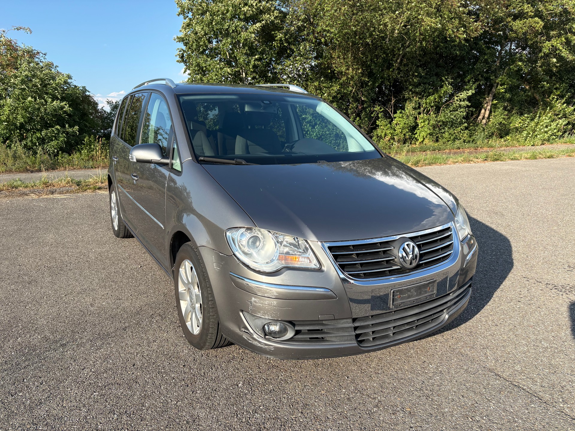 VW Touran 2.0 TDI Trendline-image-1