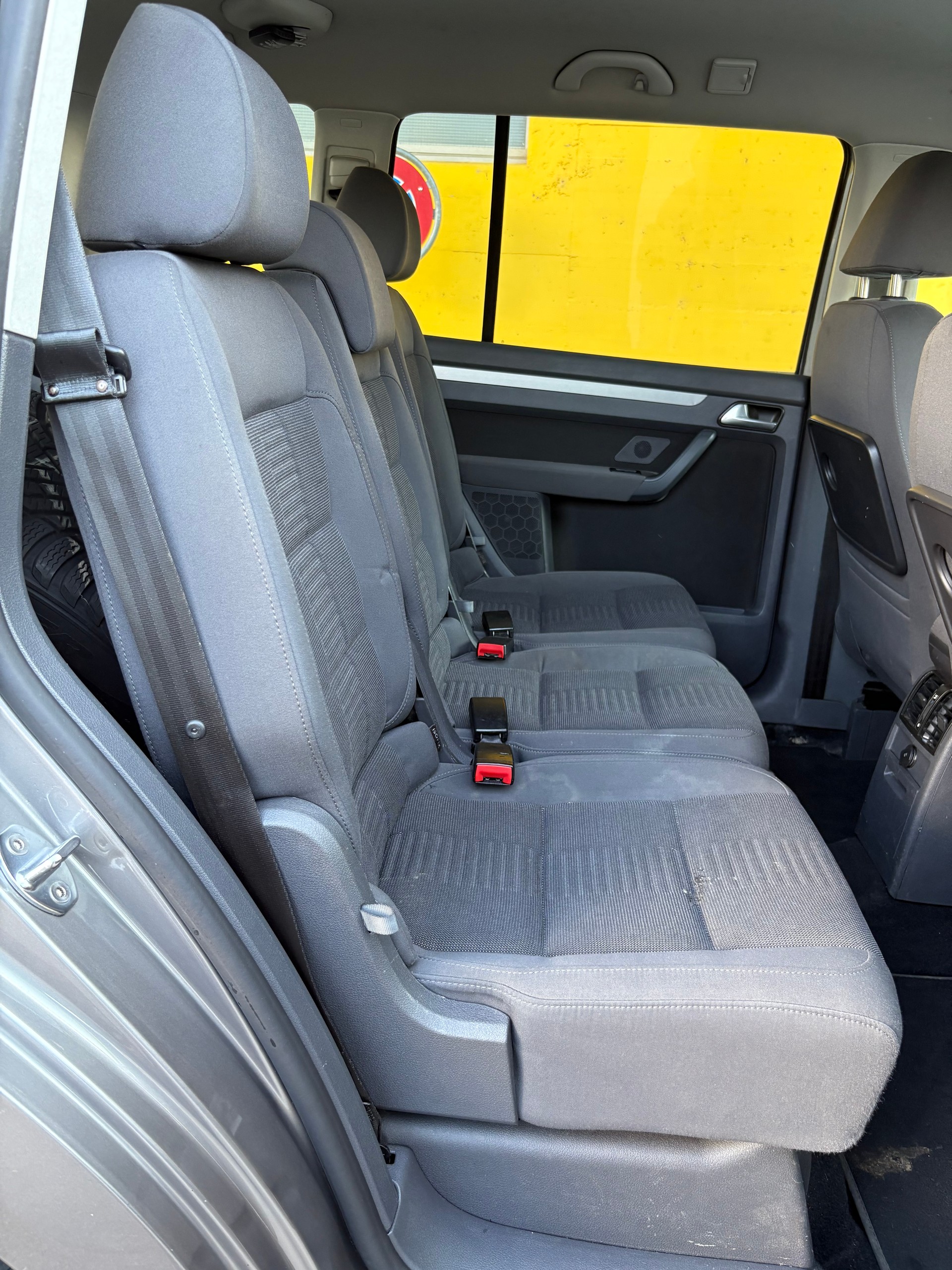 VW Touran 2.0 TDI Trendline-image-10