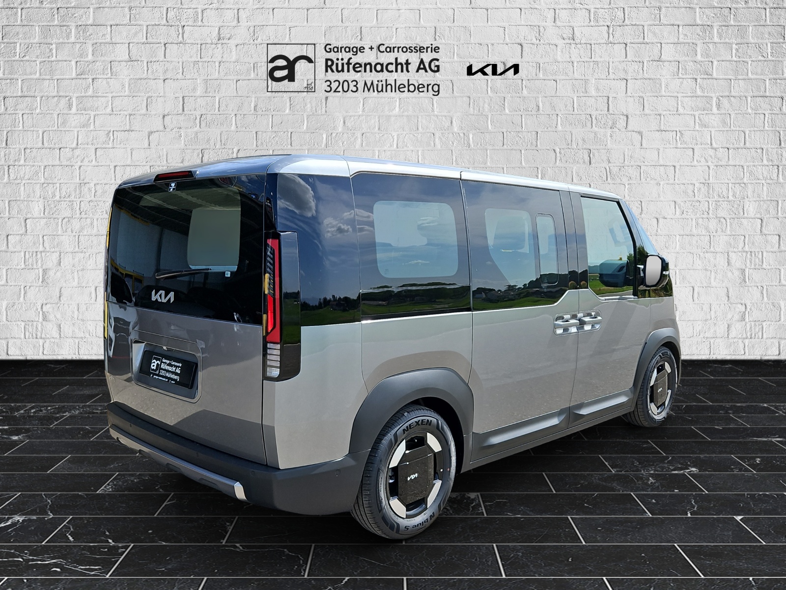 KIA PV5 Passenger 71.2 kWh Elite-showroom-element-1