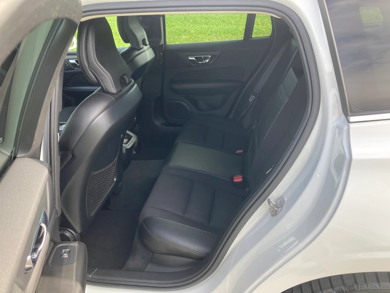 VOLVO V60 D3 Momentum Geartronic-image-7