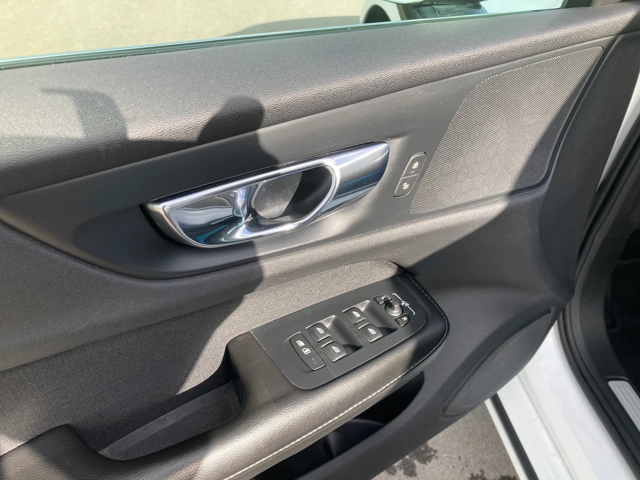 VOLVO V60 D3 Momentum Geartronic-image-13