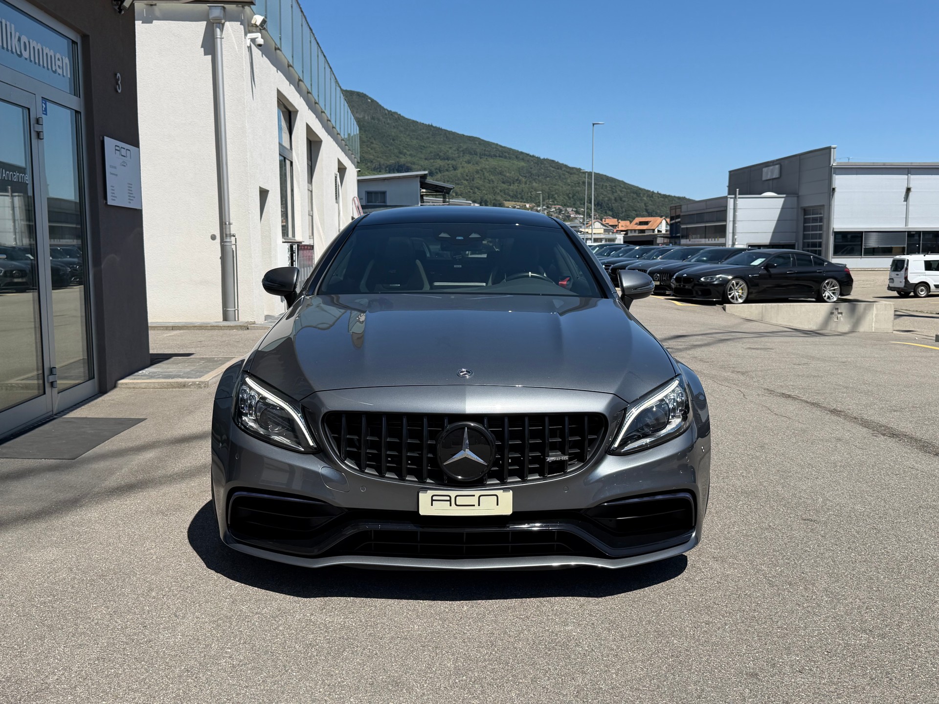 MERCEDES-BENZ C 63 S AMG 9G-tronic-showroom-element-1