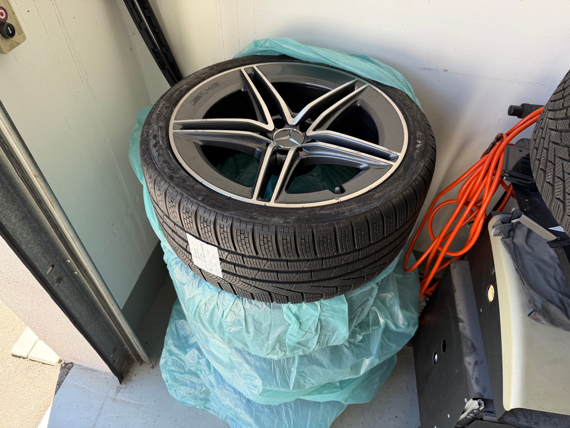 MERCEDES-BENZ C 63 S AMG 9G-tronic-image-17