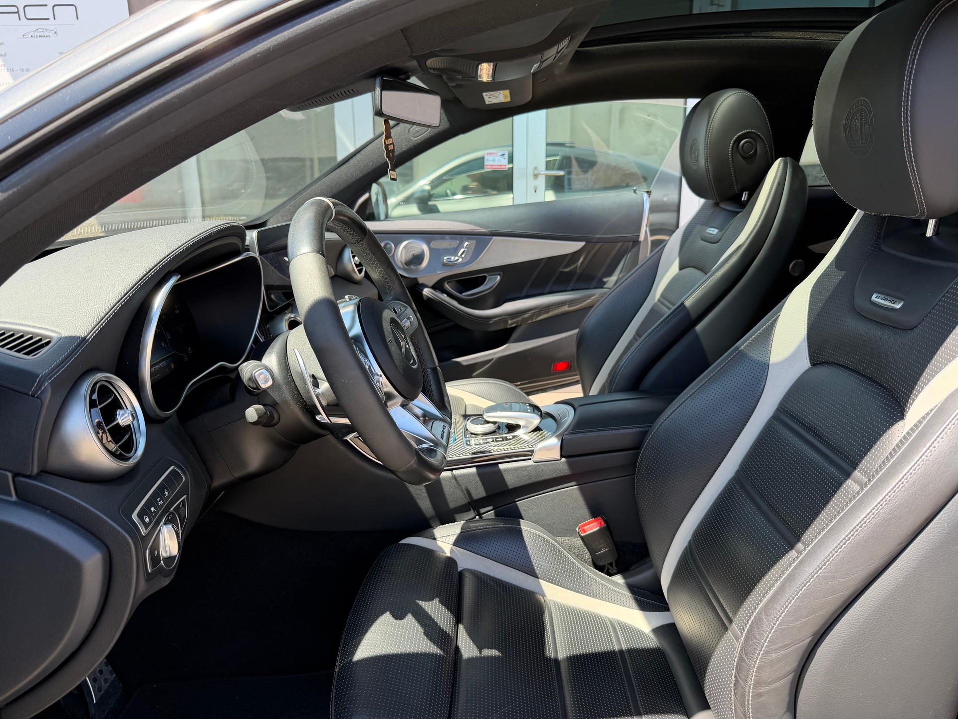 MERCEDES-BENZ C 63 S AMG 9G-tronic-image-9