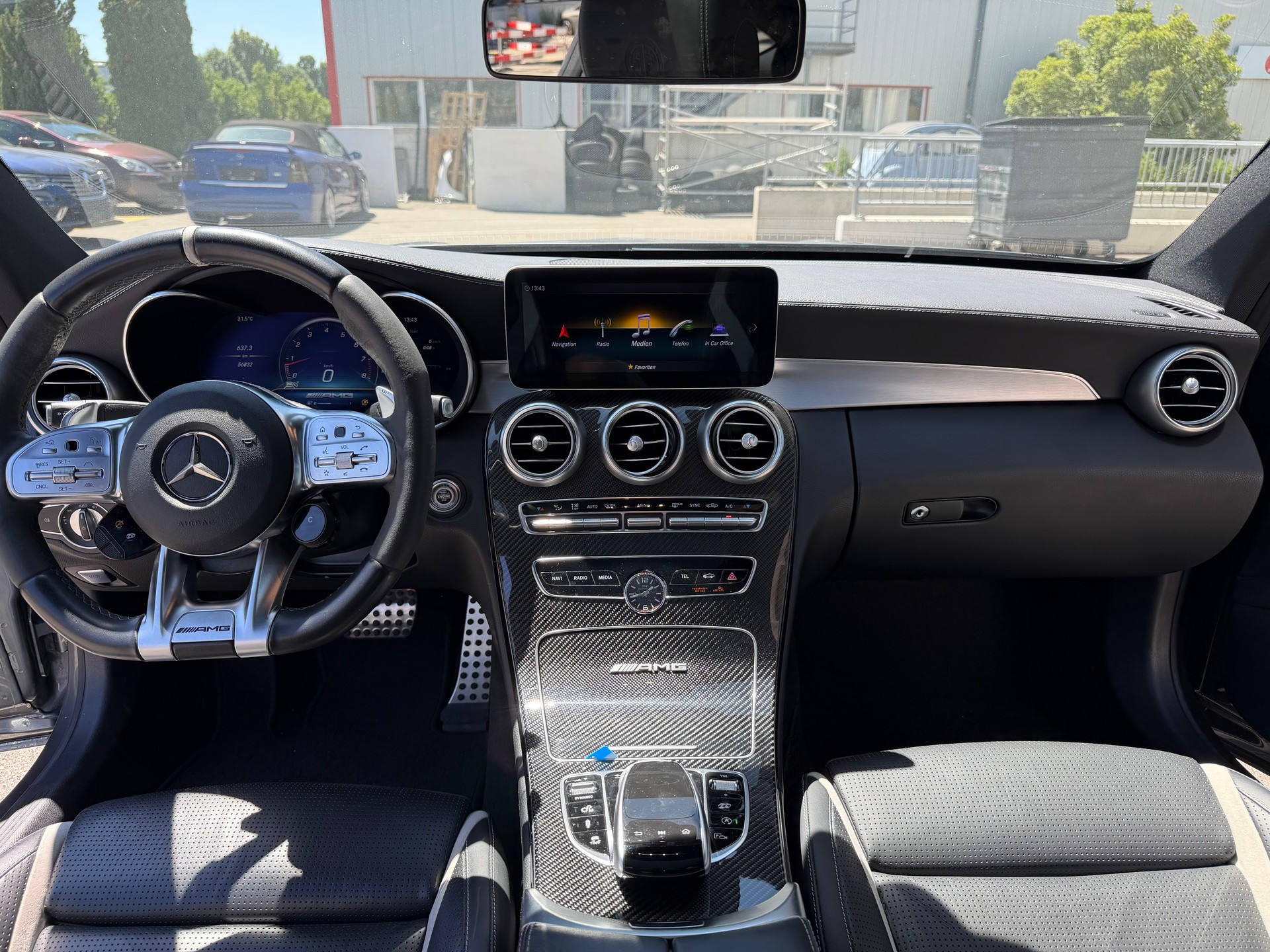 MERCEDES-BENZ C 63 S AMG 9G-tronic-image-12