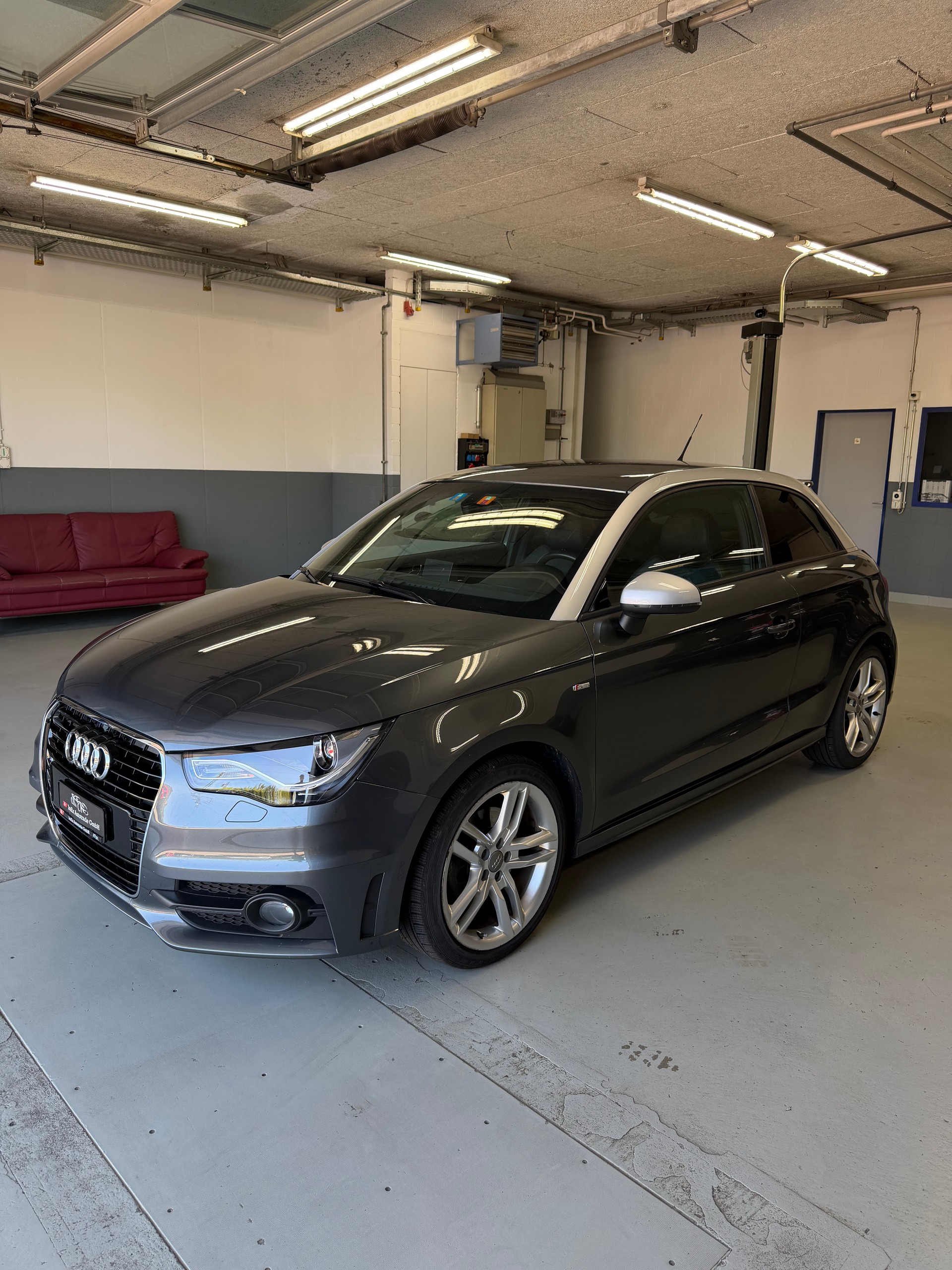 AUDI A1 1.4 TFSI S-Line-image-1