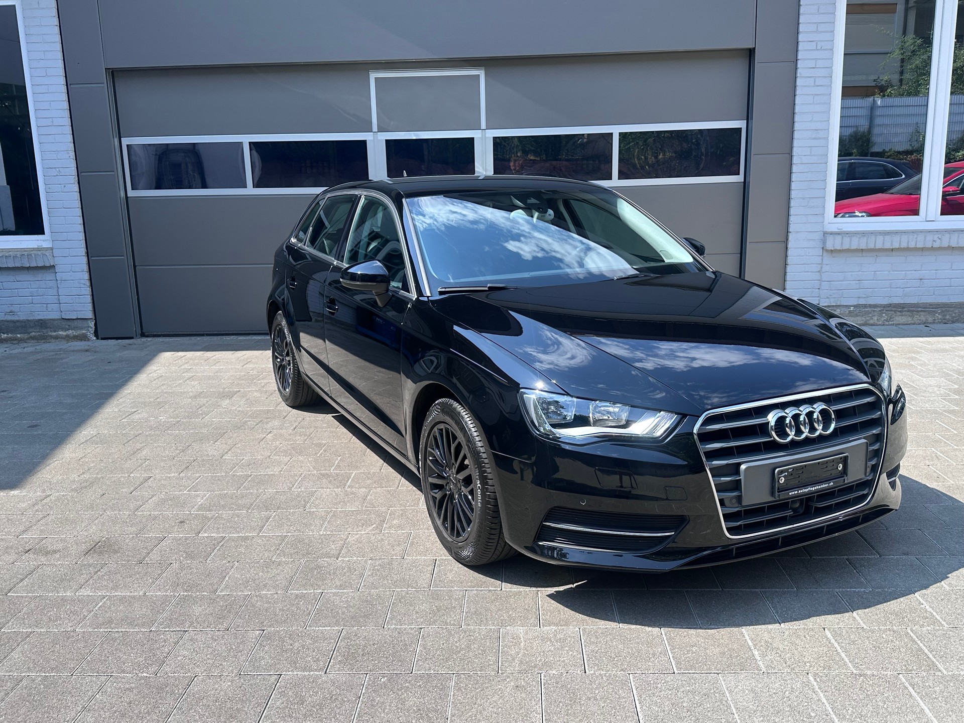 AUDI 1.4 T FSI ultra Ambiente S-Tr-image-4