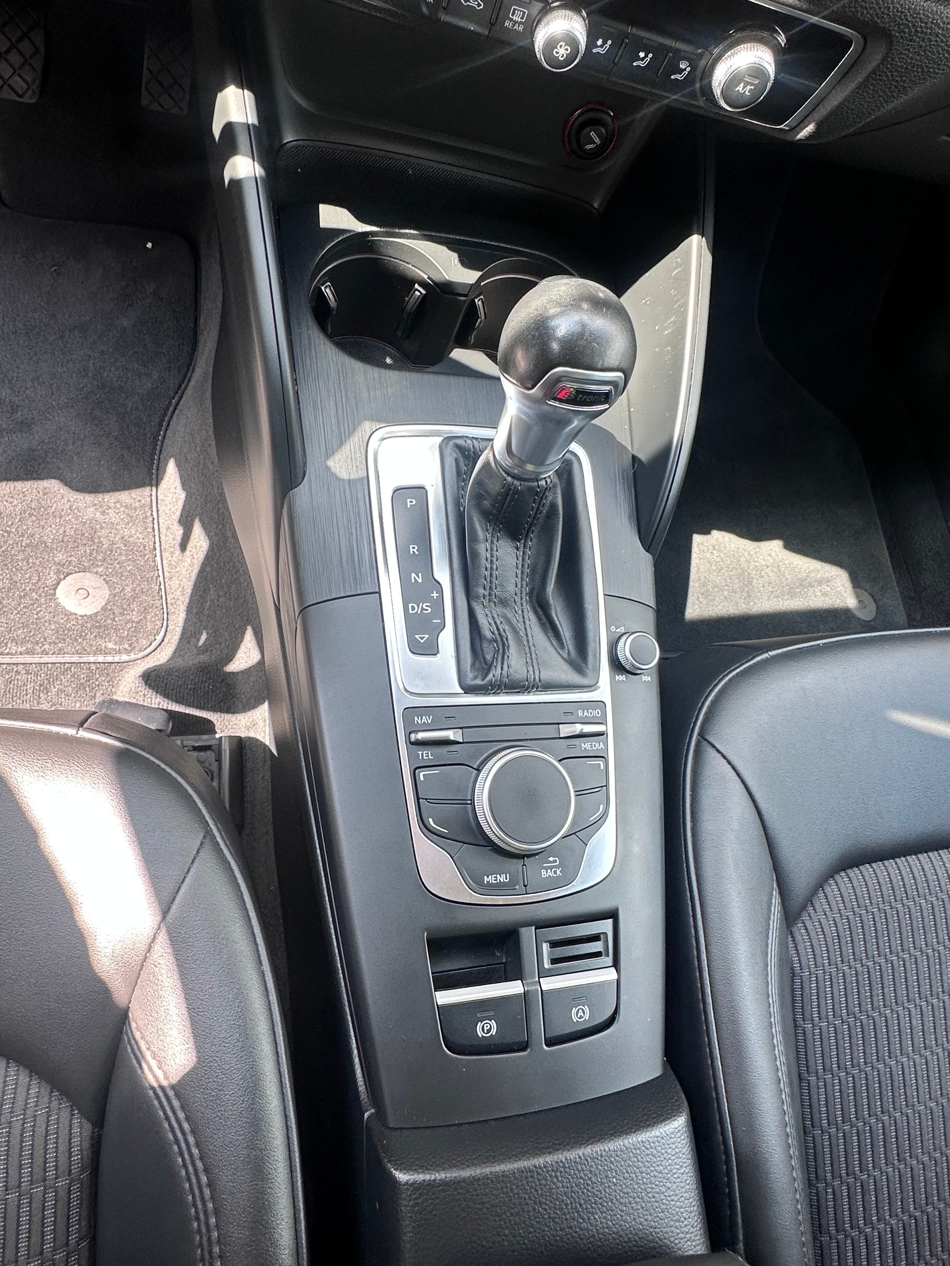 AUDI 1.4 T FSI ultra Ambiente S-Tr-image-14