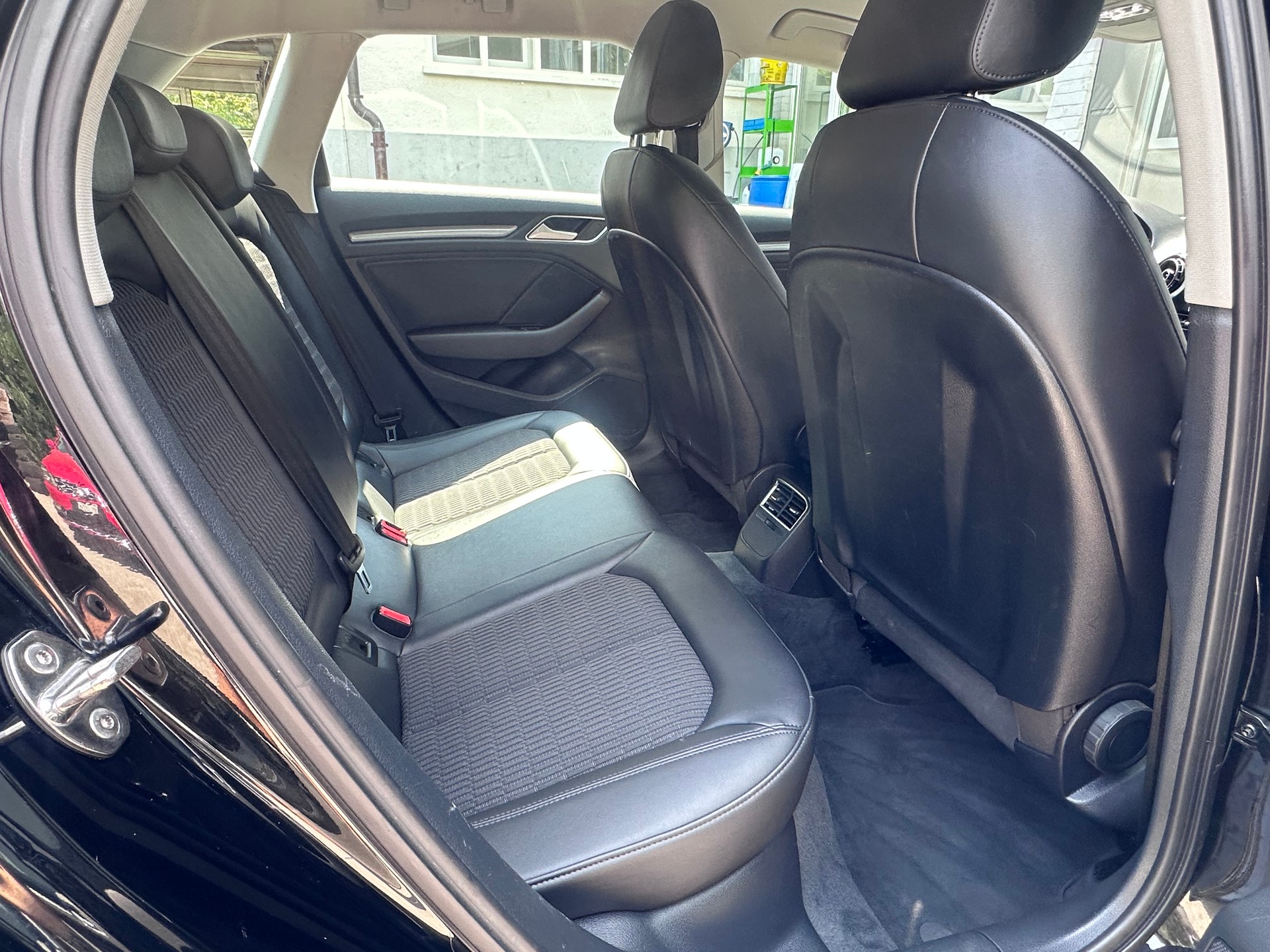 AUDI 1.4 T FSI ultra Ambiente S-Tr-image-11