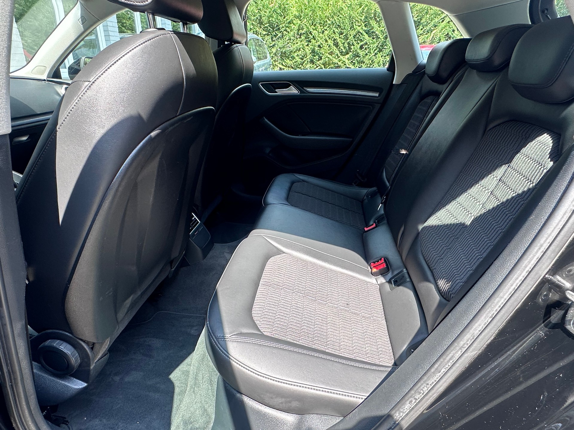 AUDI 1.4 T FSI ultra Ambiente S-Tr-image-9