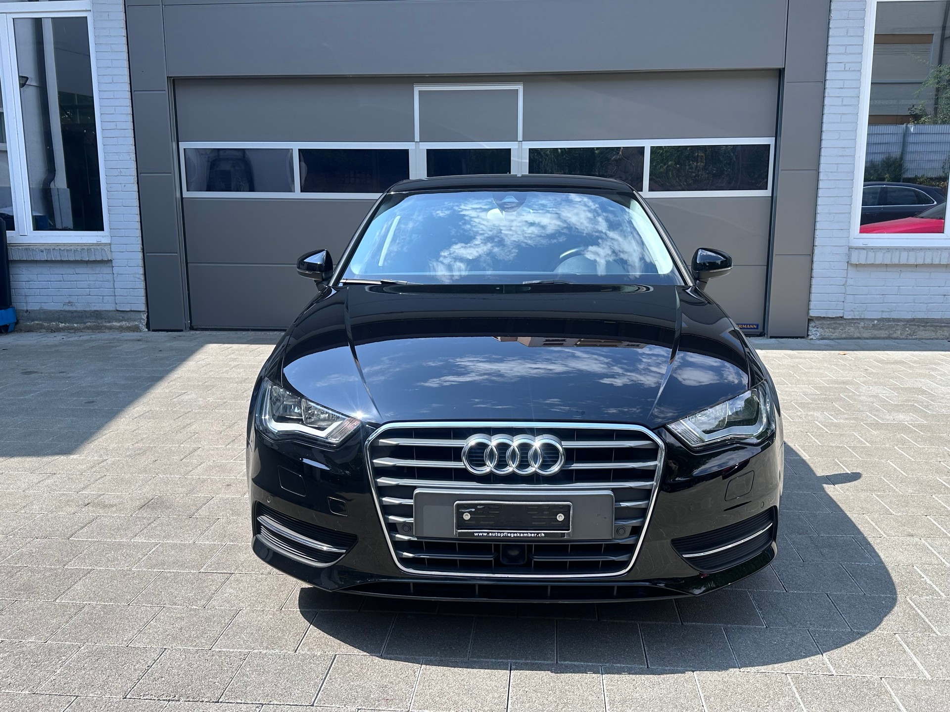 AUDI 1.4 T FSI ultra Ambiente S-Tr-image-1