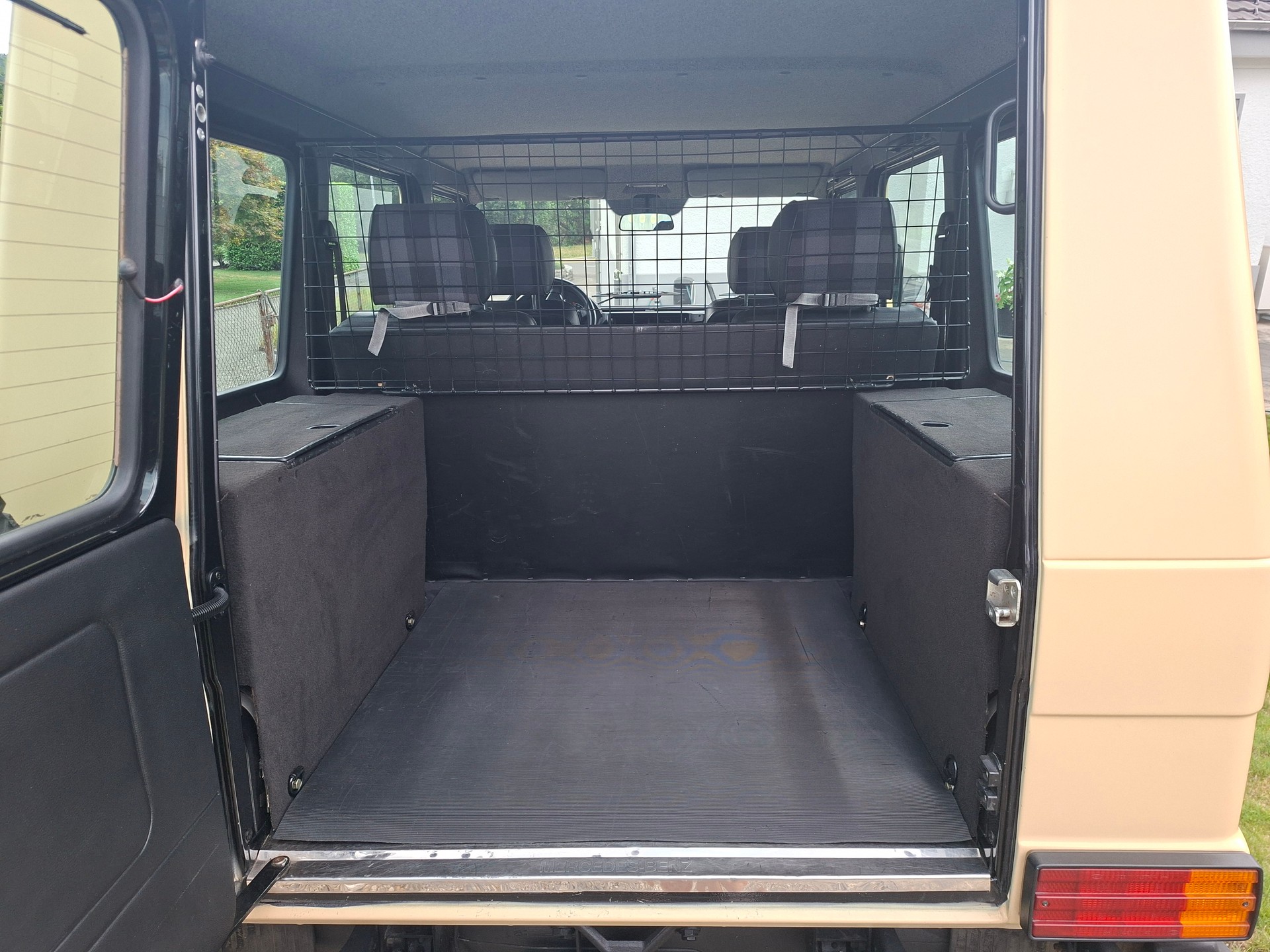 MERCEDES-BENZ G300CDI Worker Professional-image-8