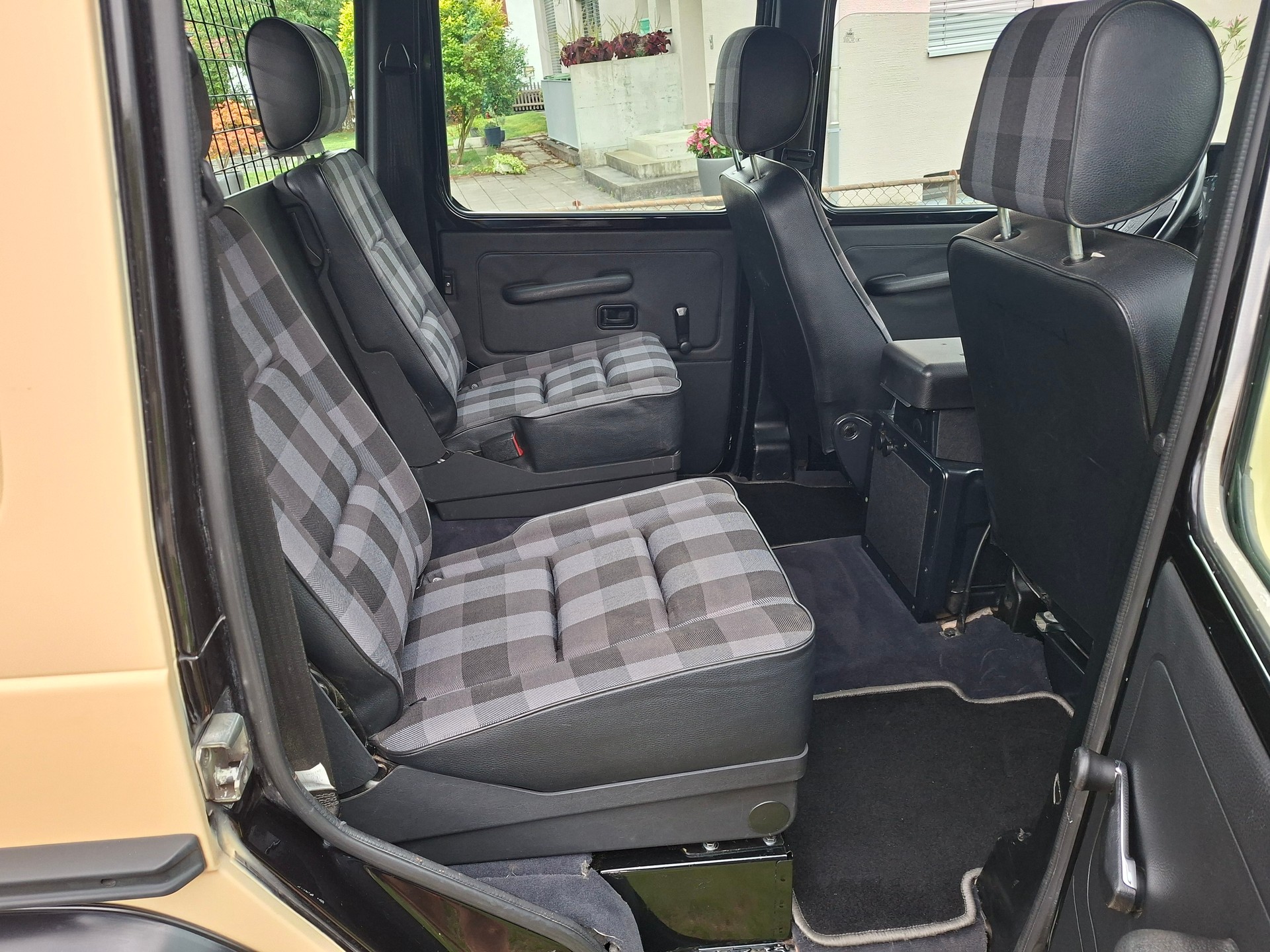 MERCEDES-BENZ G300CDI Worker Professional-image-12