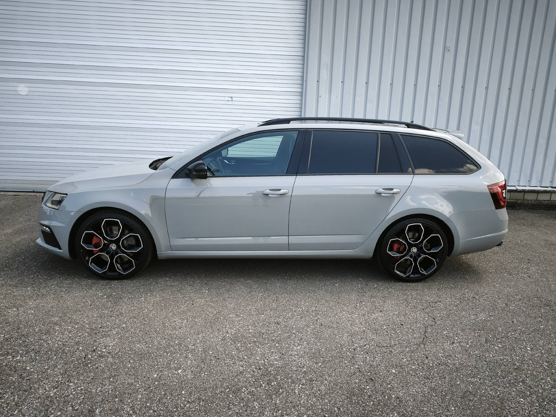 SKODA Octavia Combi 2.0 TSI 245 RS DSG-image-2