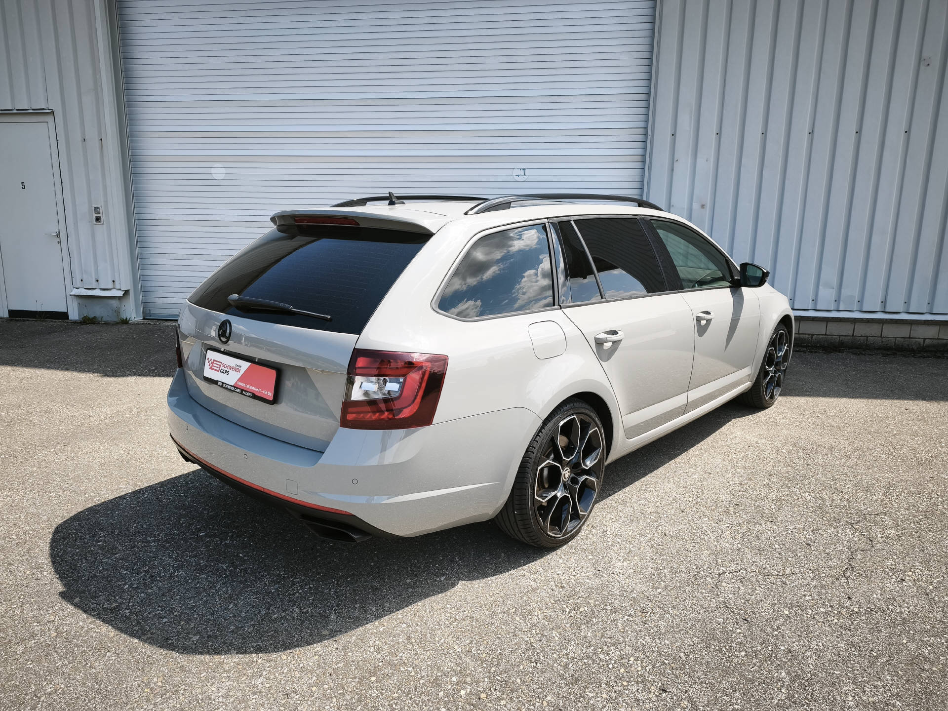 SKODA Octavia Combi 2.0 TSI 245 RS DSG-image-5