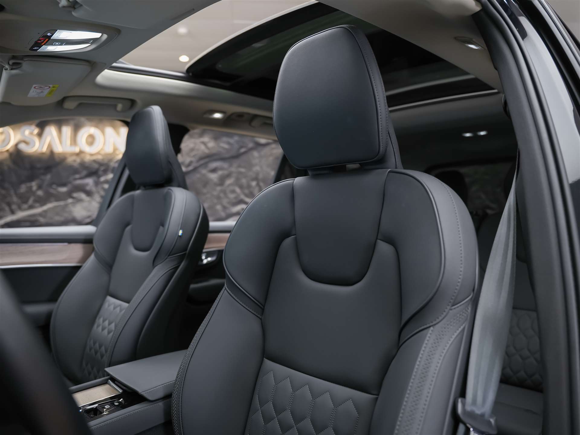 VOLVO XC90 B5 AWD Plus Bright Geartronic *Facelift*7 Sitze*Panorama*-image-9