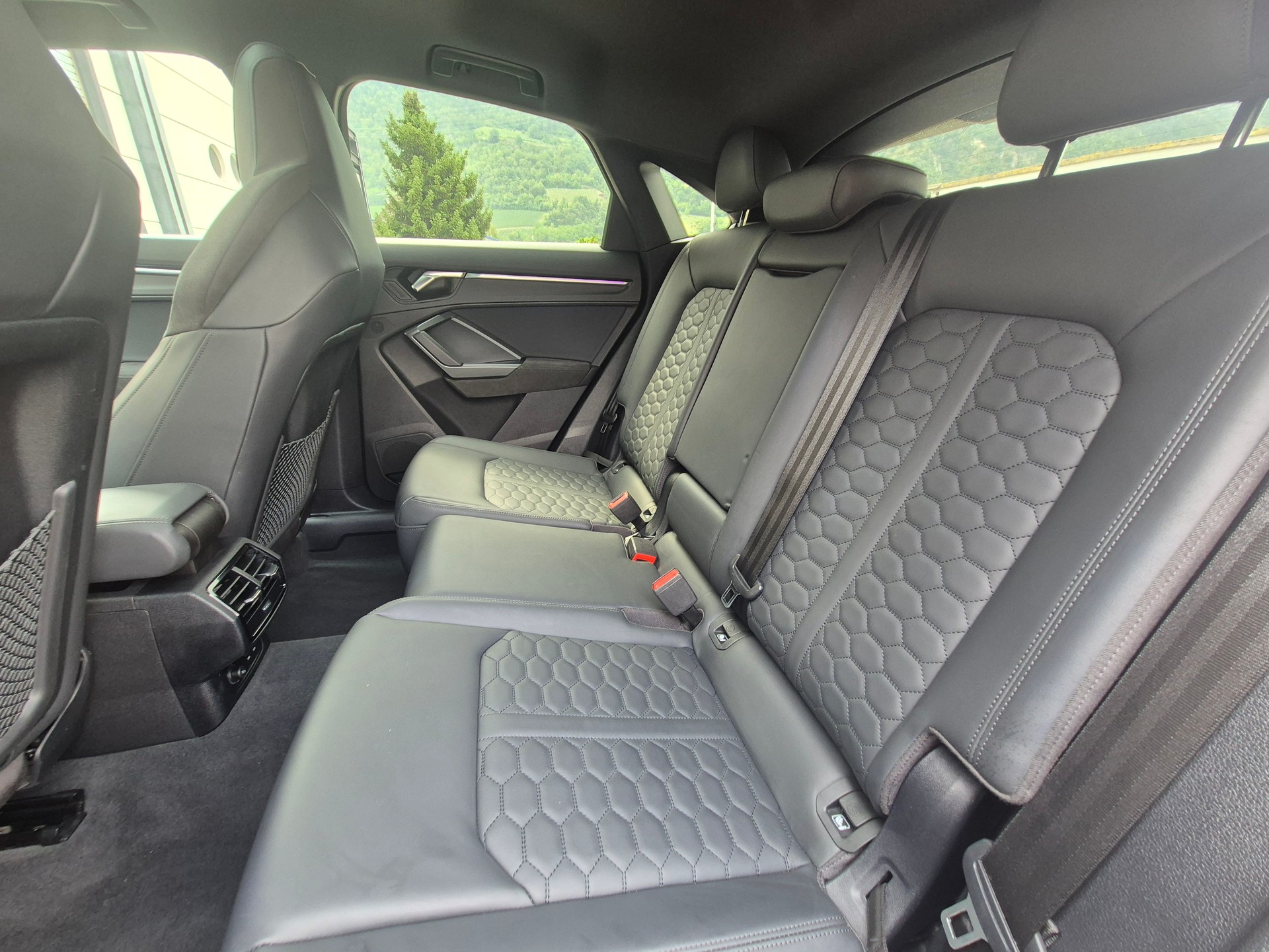 AUDI RS Q3 Sportback quattro S tronic-image-10